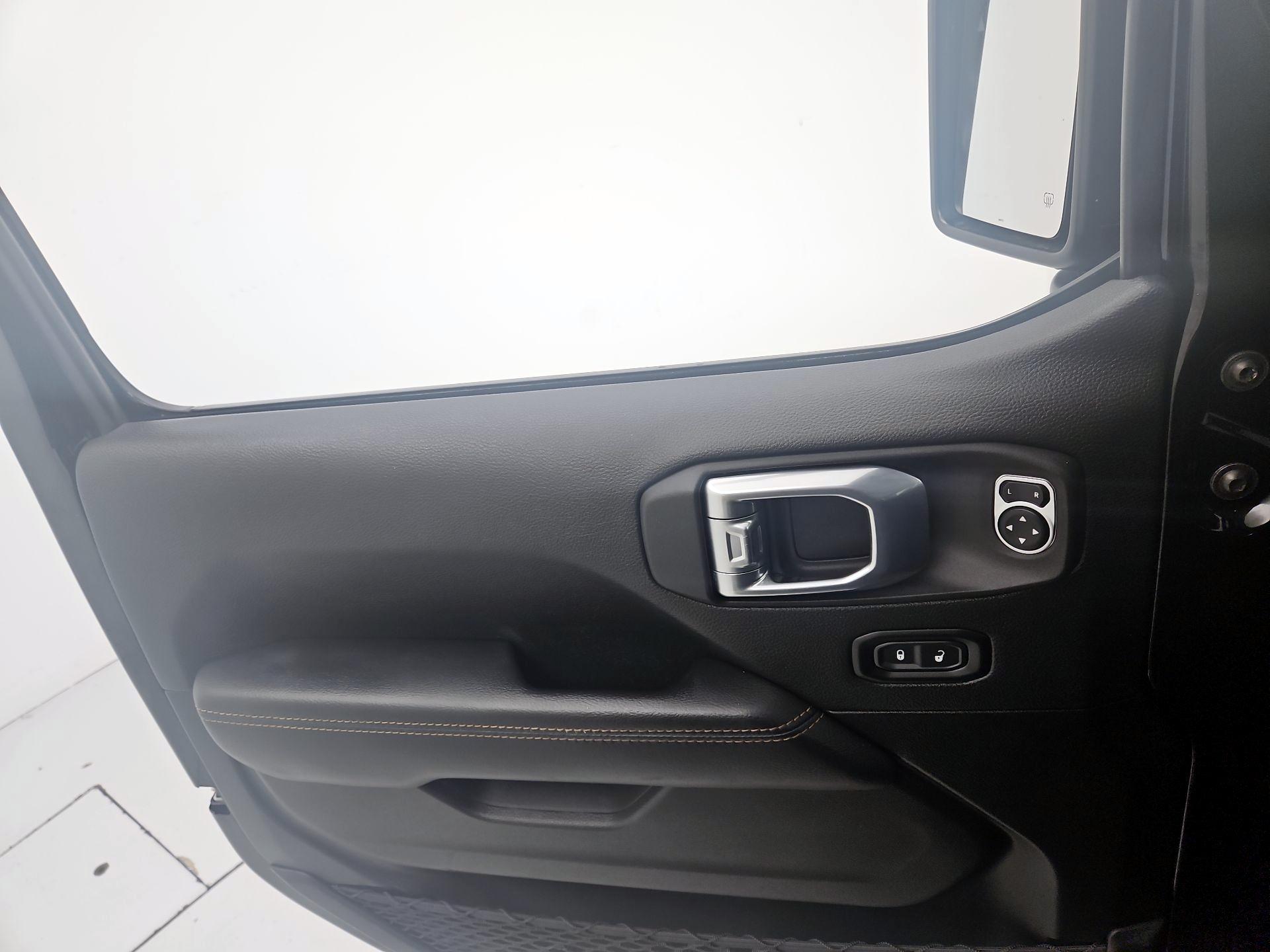 Thumbnail: 2021 Jeep Gladiator - 12