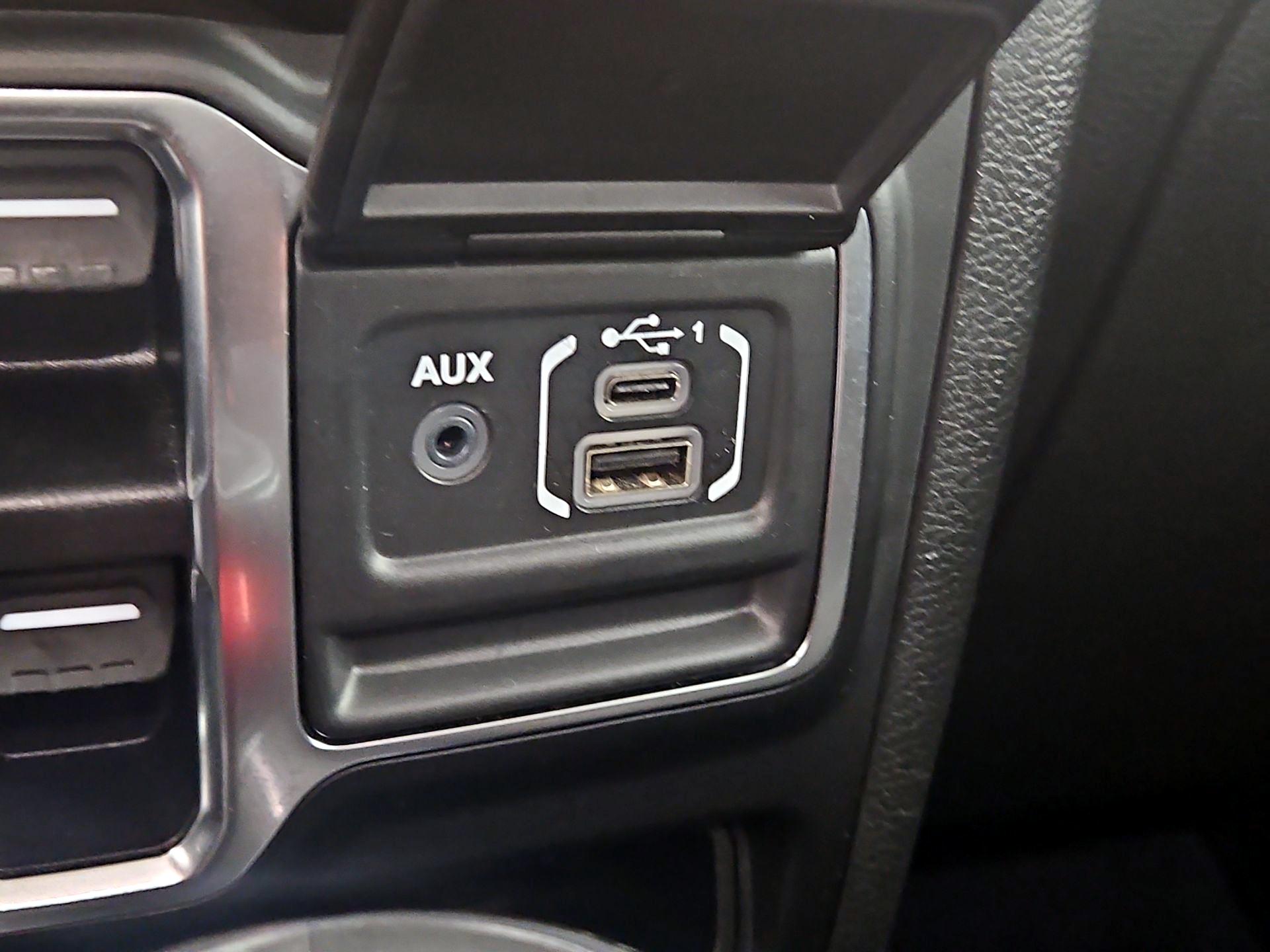 Thumbnail: 2021 Jeep Gladiator - 19