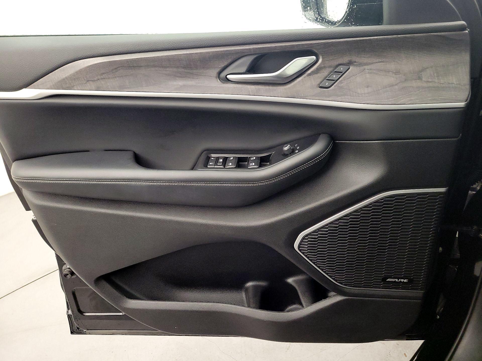 Thumbnail: 2022 Jeep Grand Cherokee - 12