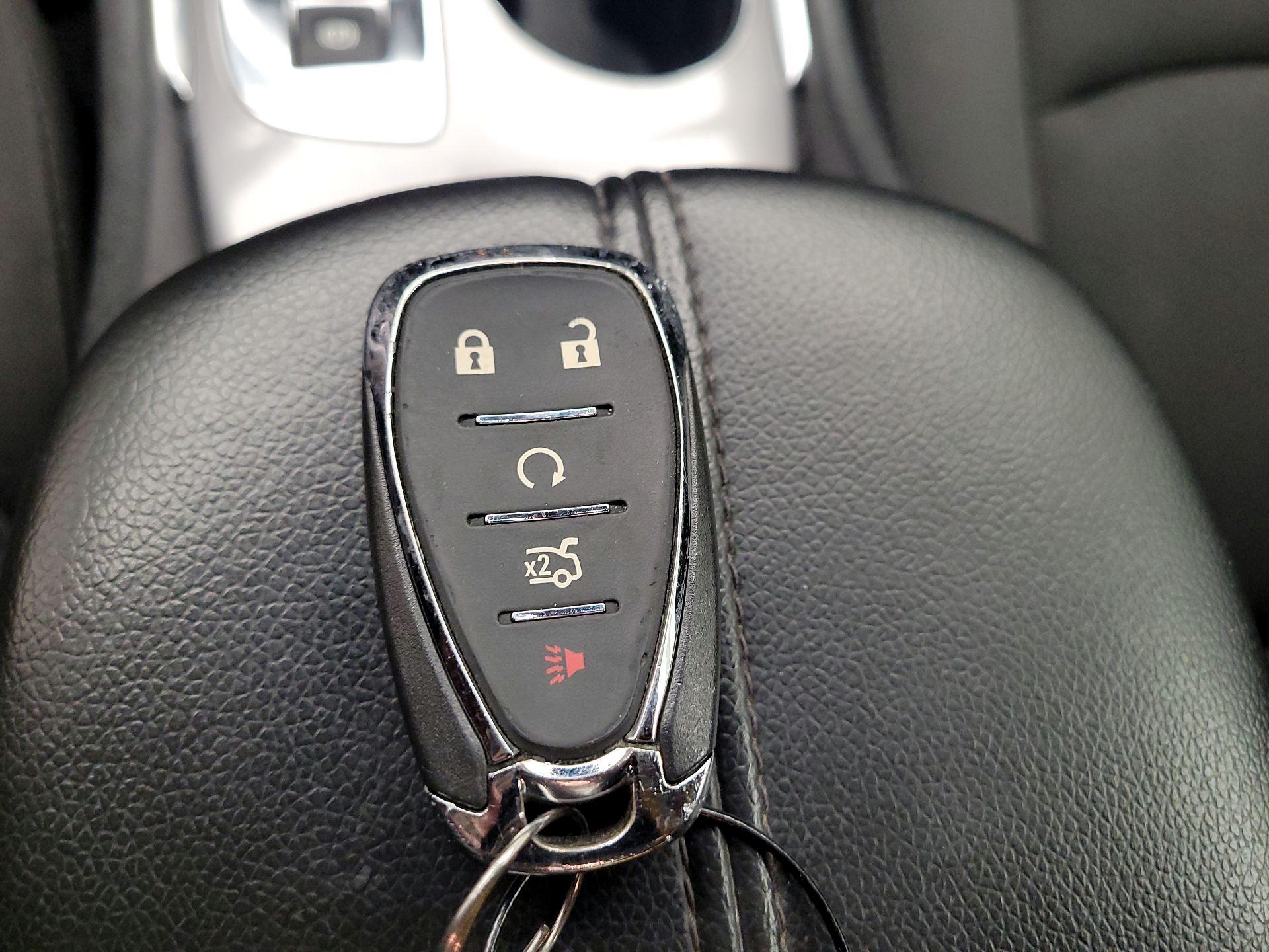 Thumbnail: 2023 Chevrolet Malibu - 18