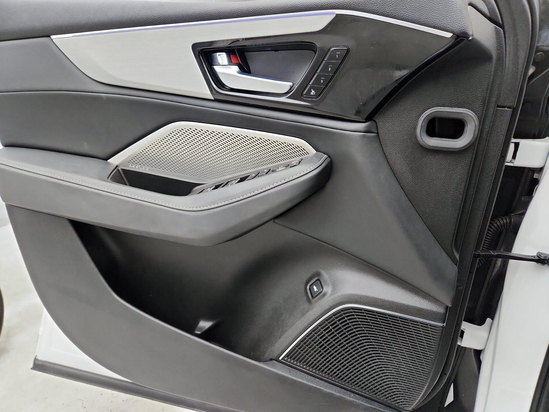 Thumbnail: 2023 Acura MDX - 14