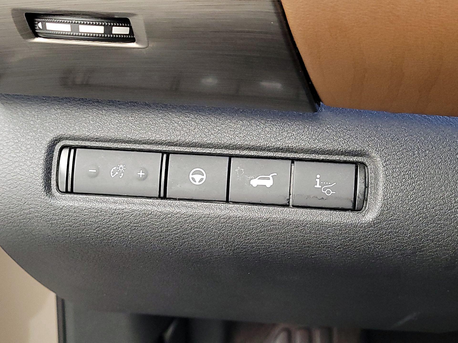 Thumbnail: 2023 Nissan Pathfinder - 13