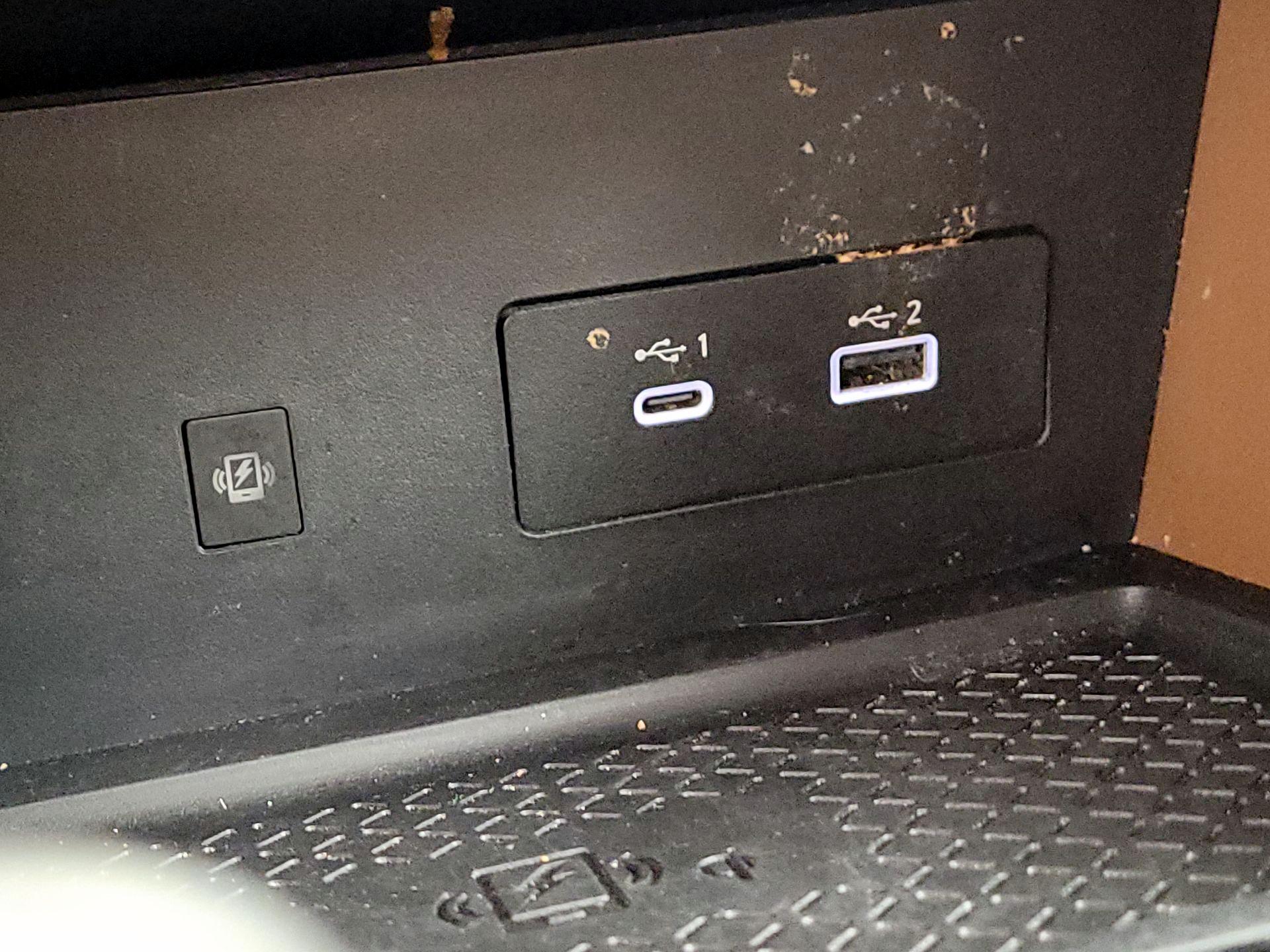 Thumbnail: 2023 Nissan Pathfinder - 18