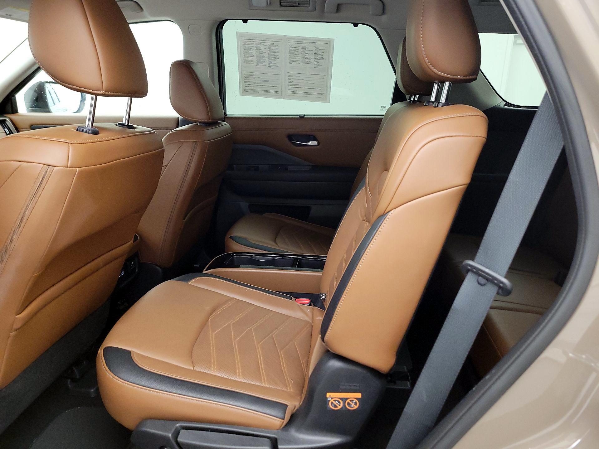 Thumbnail: 2023 Nissan Pathfinder - 19