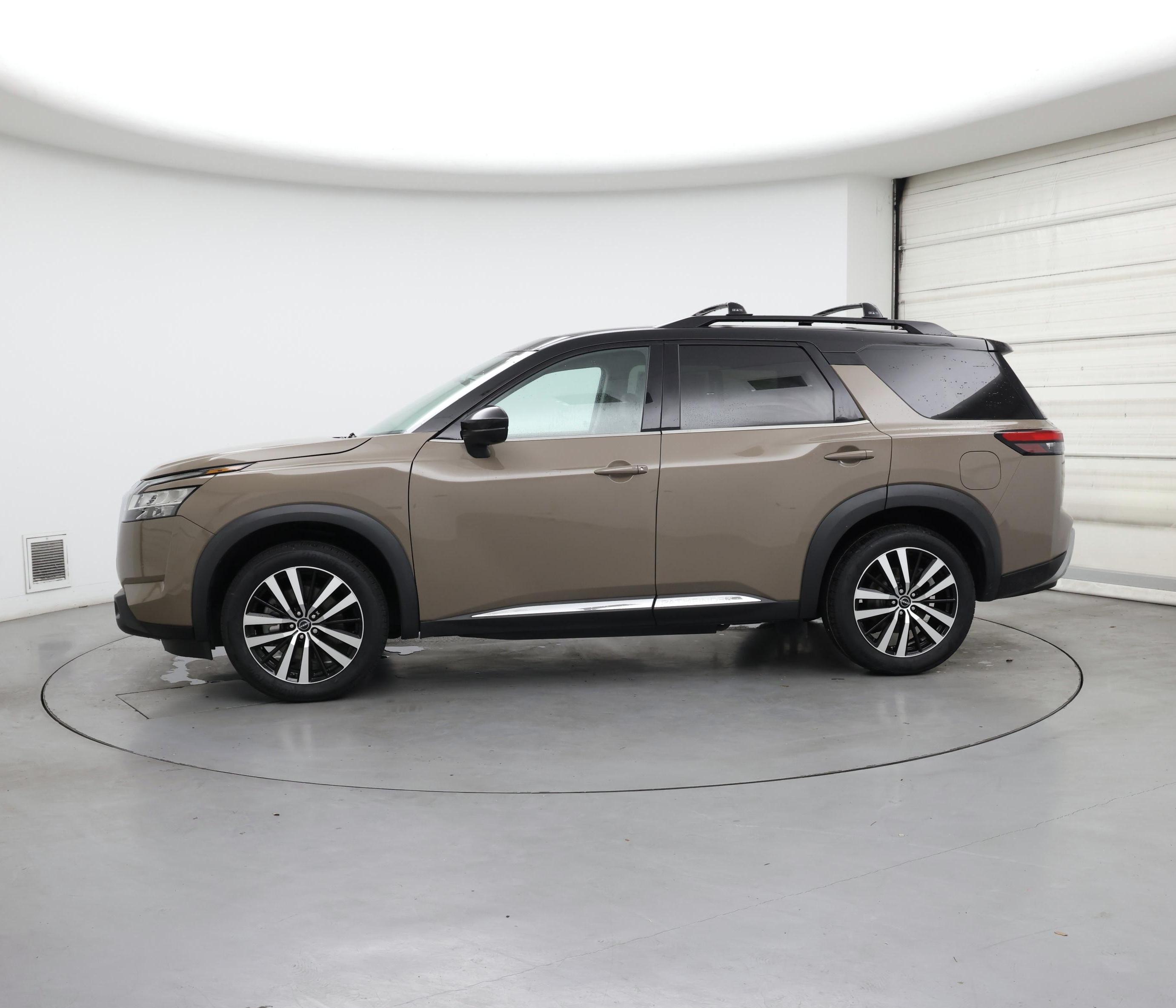 Thumbnail: 2023 Nissan Pathfinder - 3