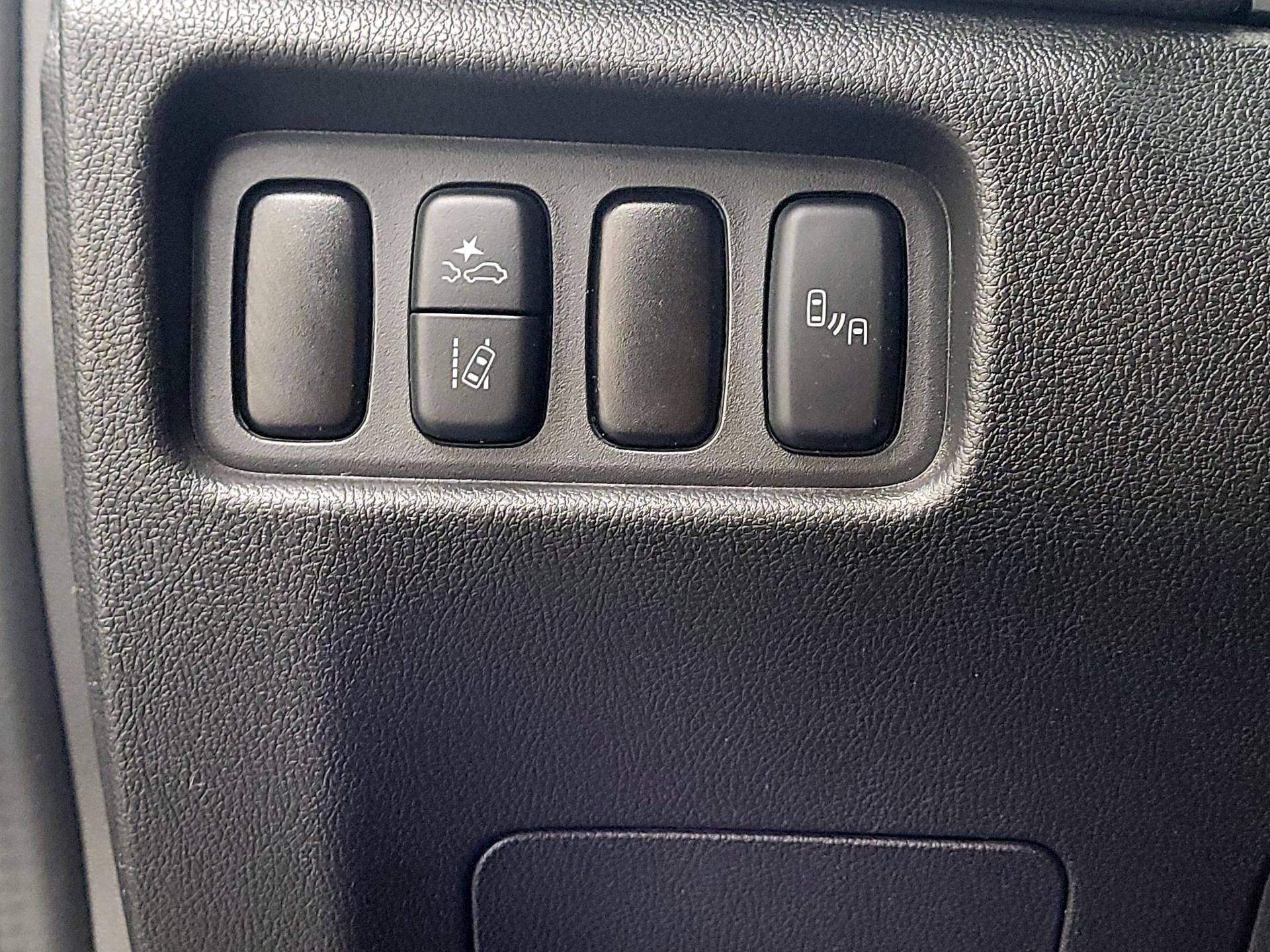 Thumbnail: 2022 Mitsubishi Outlander Sport - 13