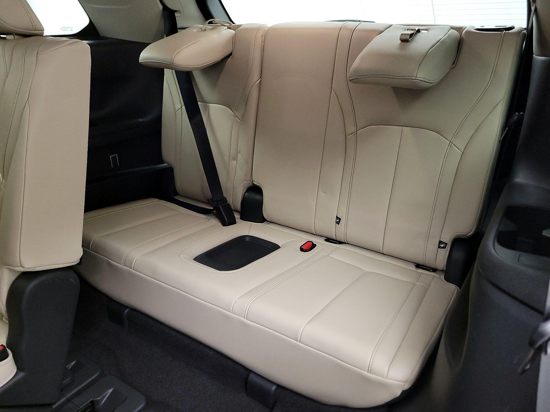 Thumbnail: 2023 INFINITI QX60 - 20