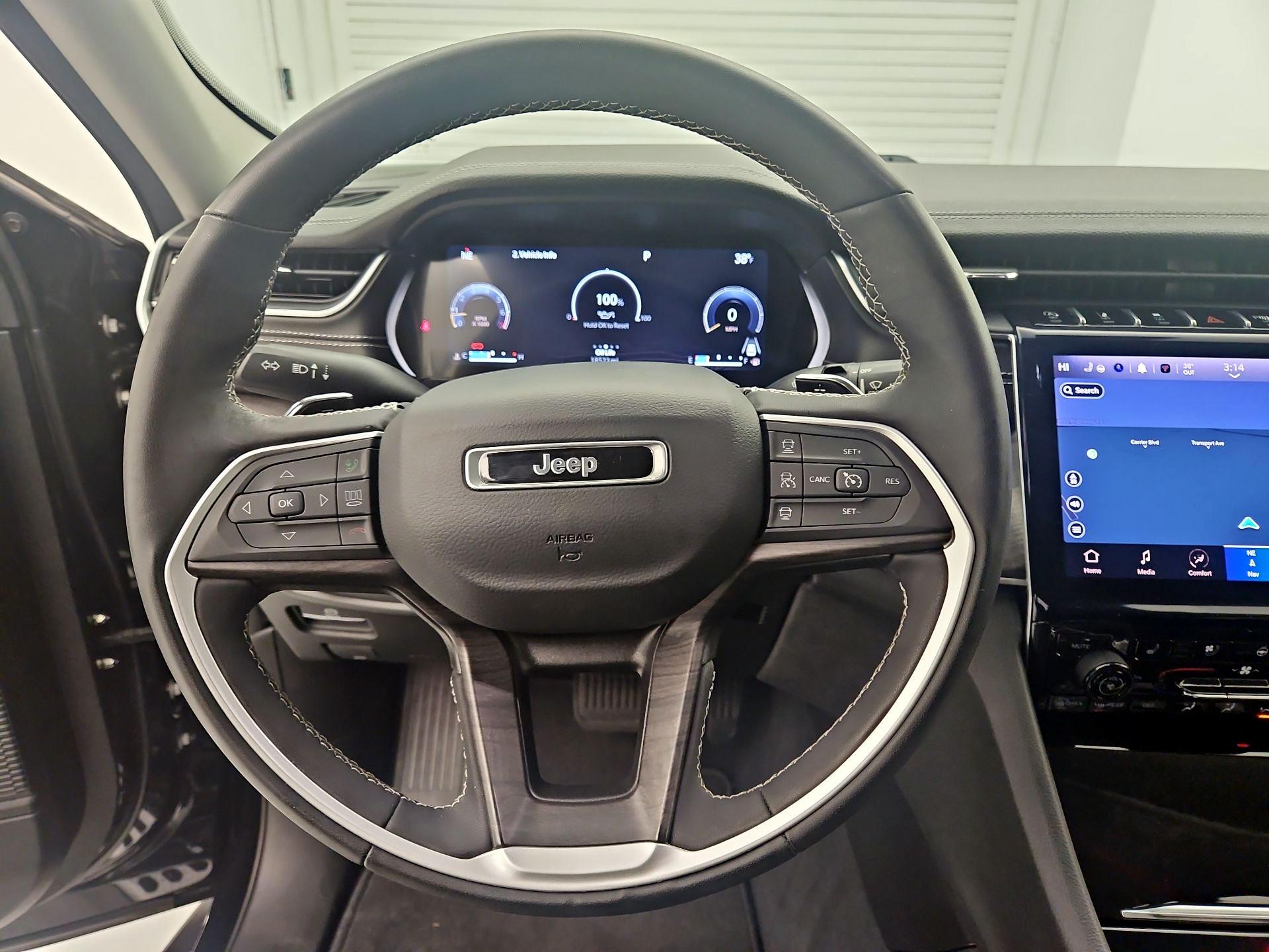 Thumbnail: 2023 Jeep Grand Cherokee - 10