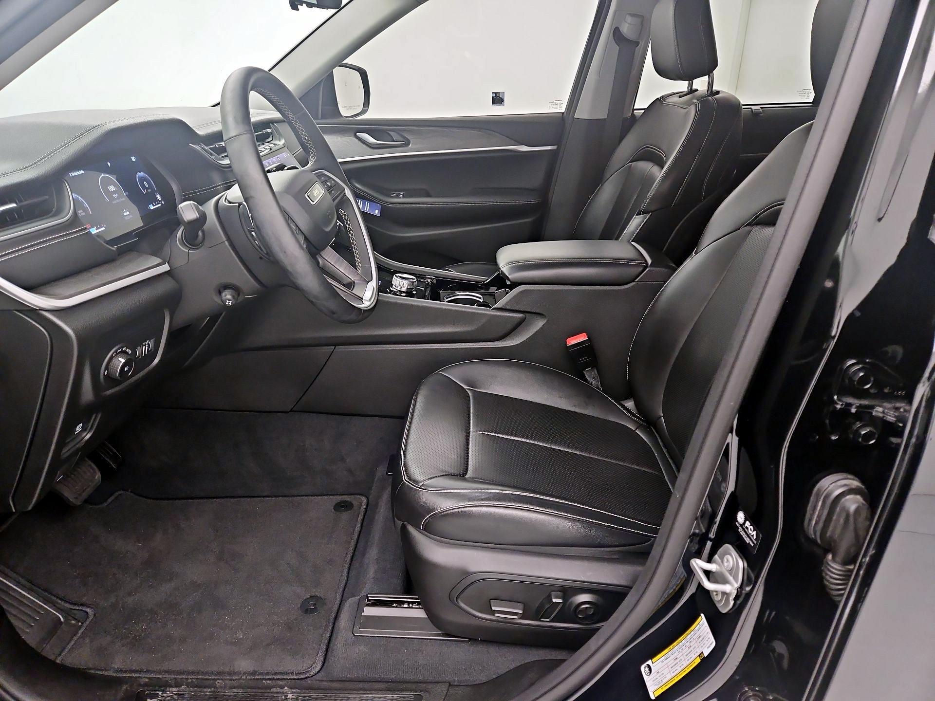 Thumbnail: 2023 Jeep Grand Cherokee - 11