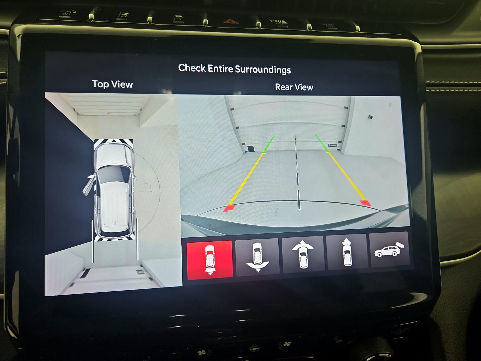 Thumbnail: 2023 Jeep Grand Cherokee - 15