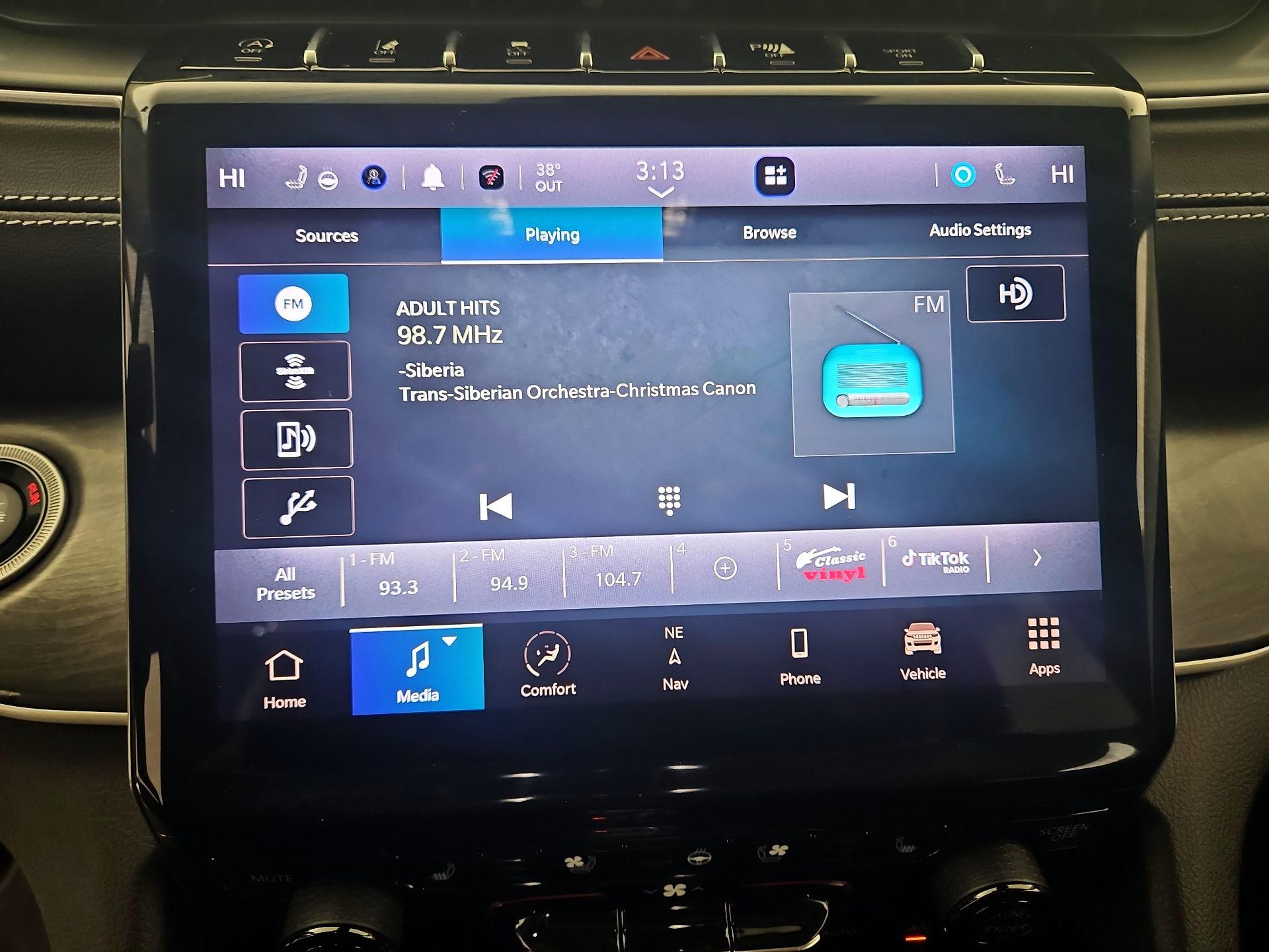 Thumbnail: 2023 Jeep Grand Cherokee - 16