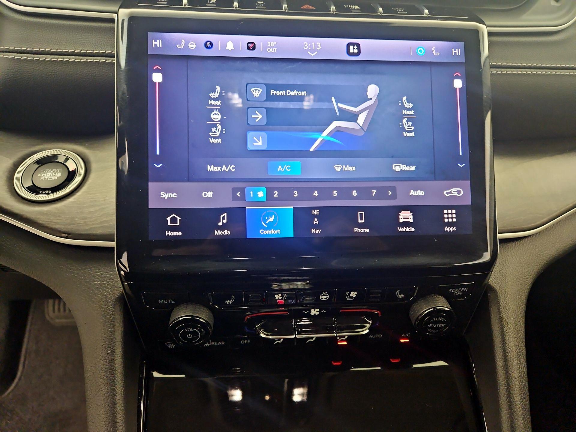 Thumbnail: 2023 Jeep Grand Cherokee - 17