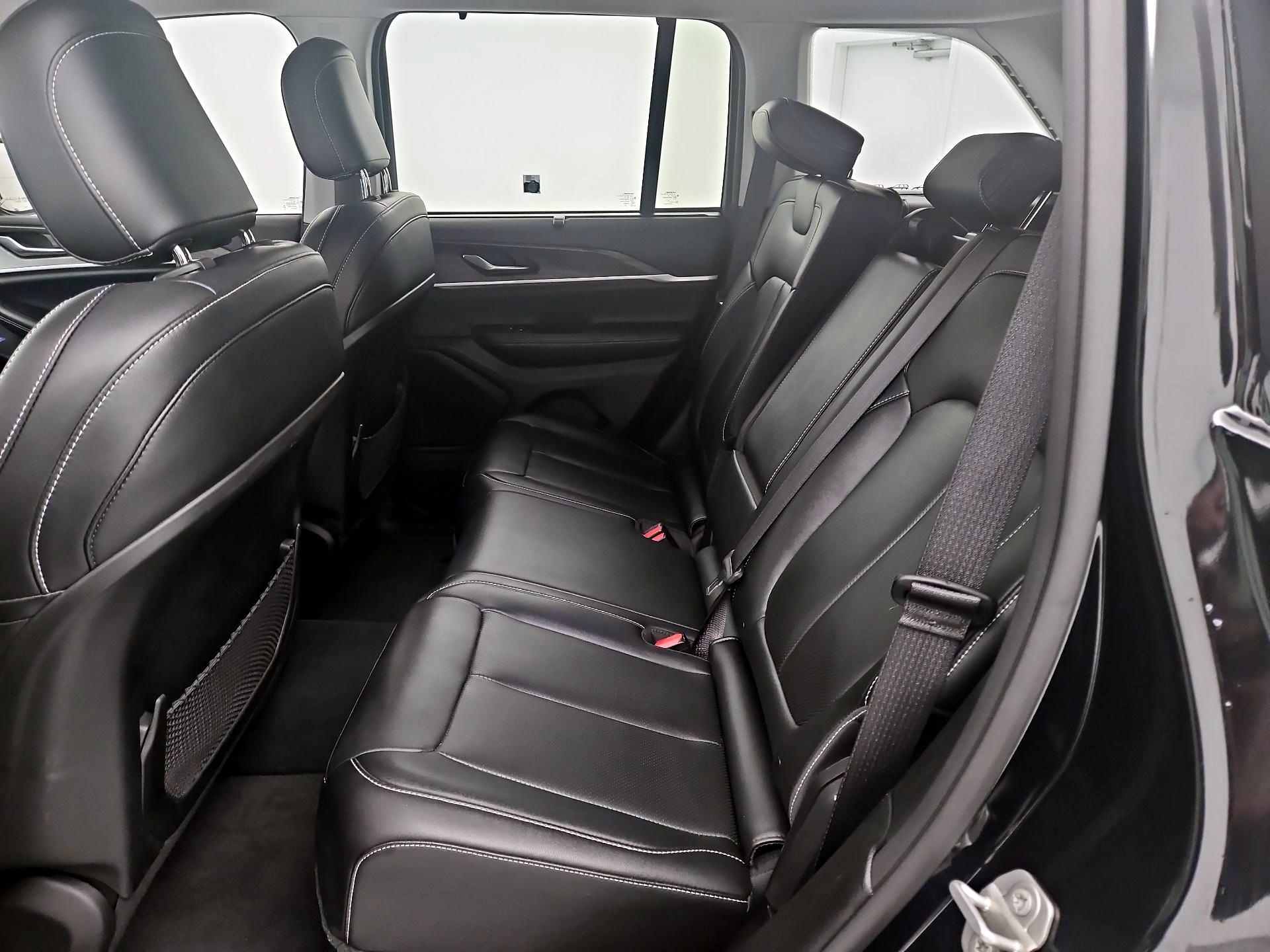 Thumbnail: 2023 Jeep Grand Cherokee - 20