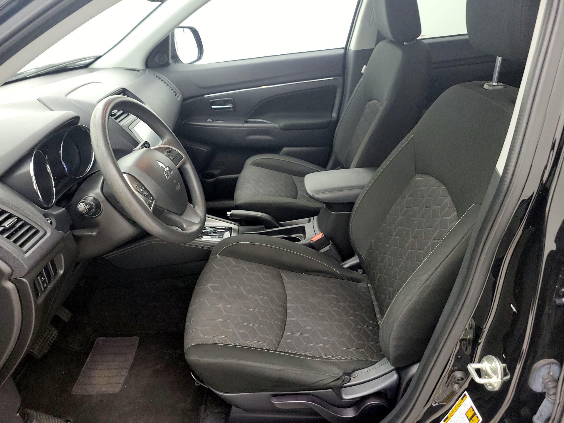 Thumbnail: 2023 Mitsubishi Outlander Sport - 11