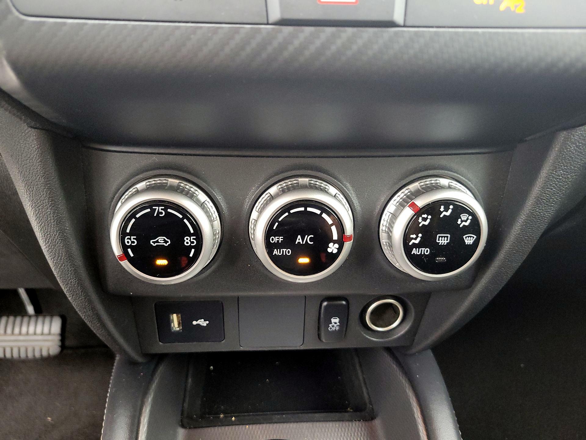 Thumbnail: 2023 Mitsubishi Outlander Sport - 16