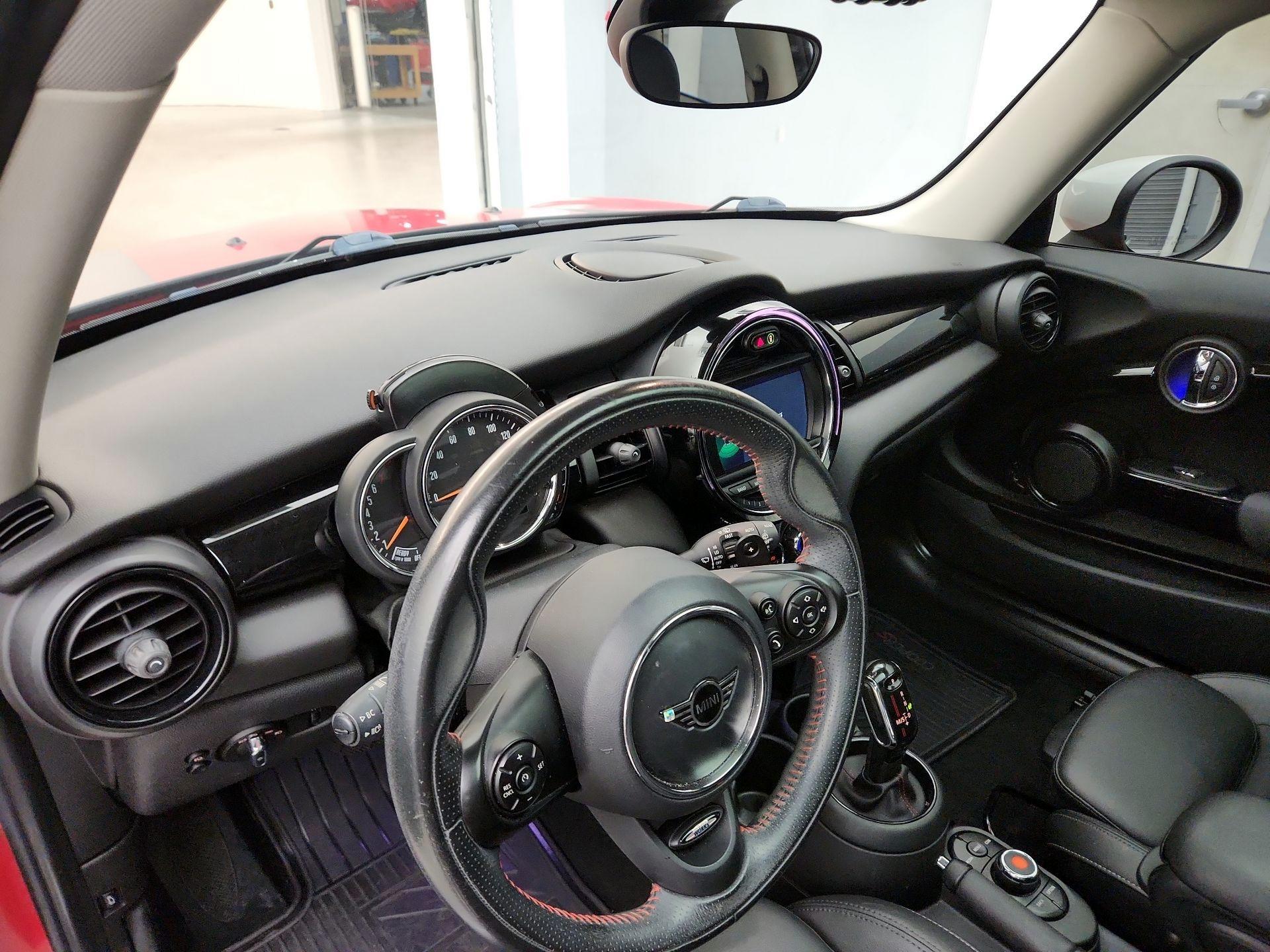 Thumbnail: 2020 MINI Cooper Hardtop - 9