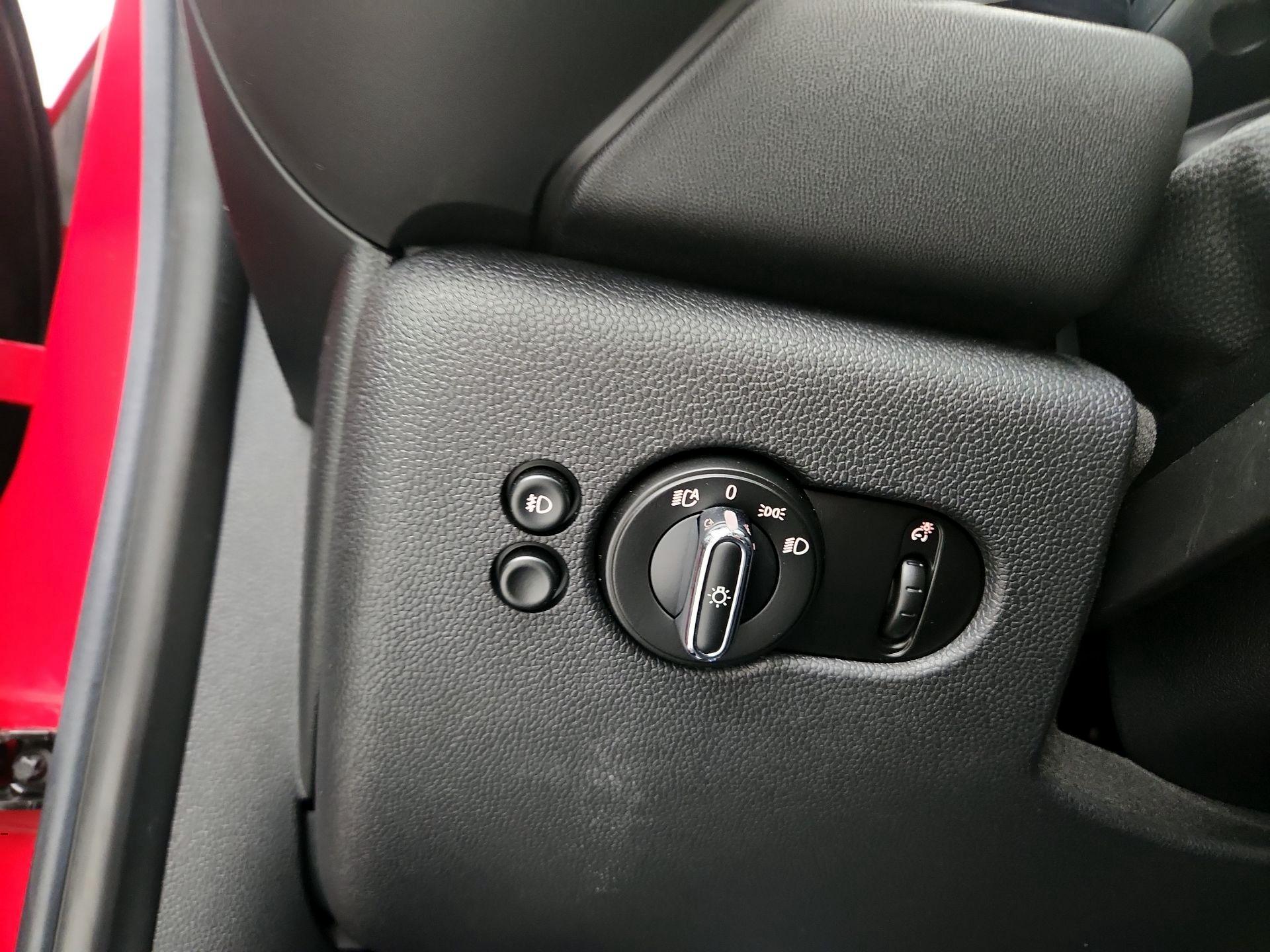 Thumbnail: 2020 MINI Cooper Hardtop - 13