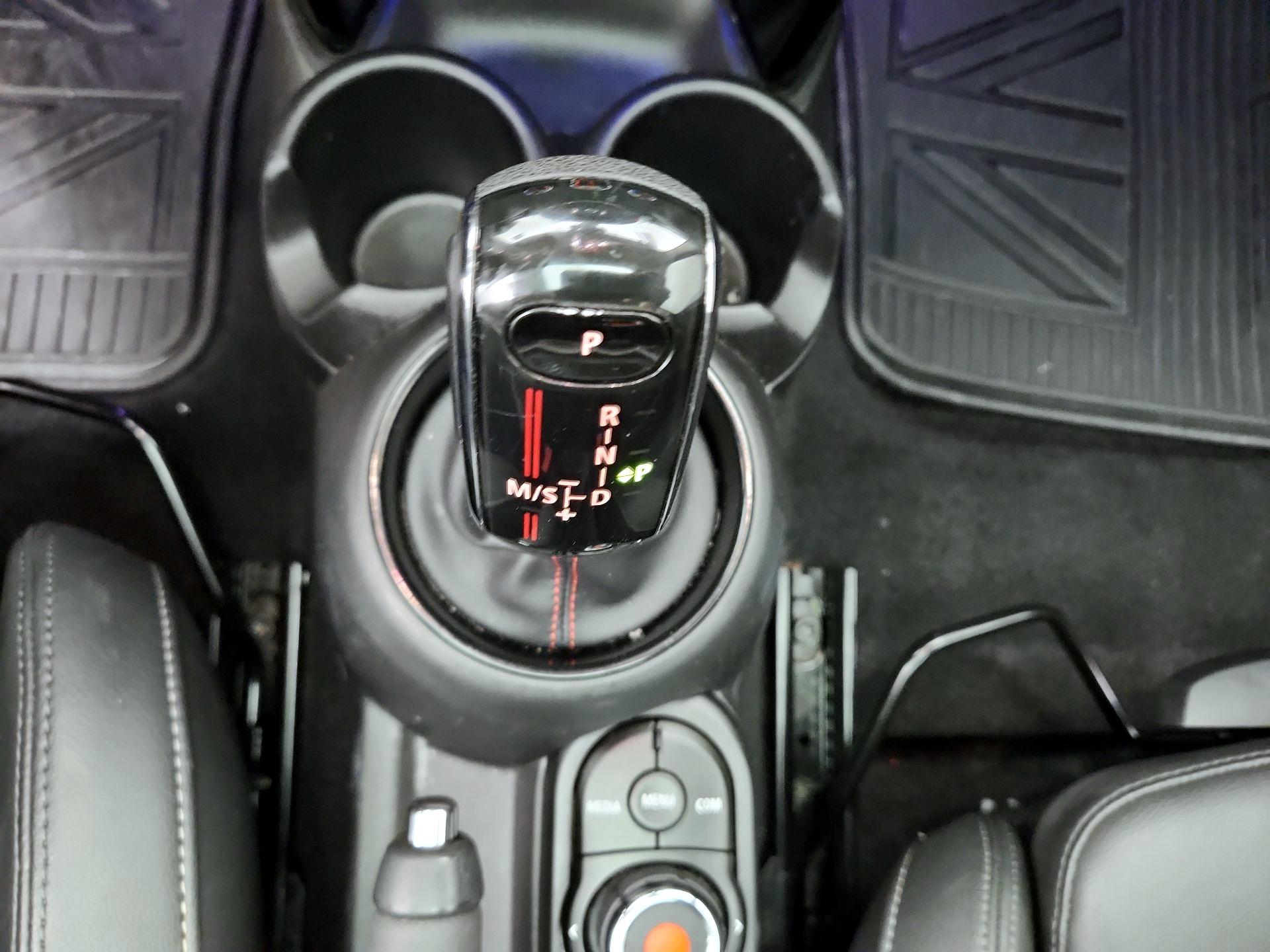 Thumbnail: 2020 MINI Cooper Hardtop - 17