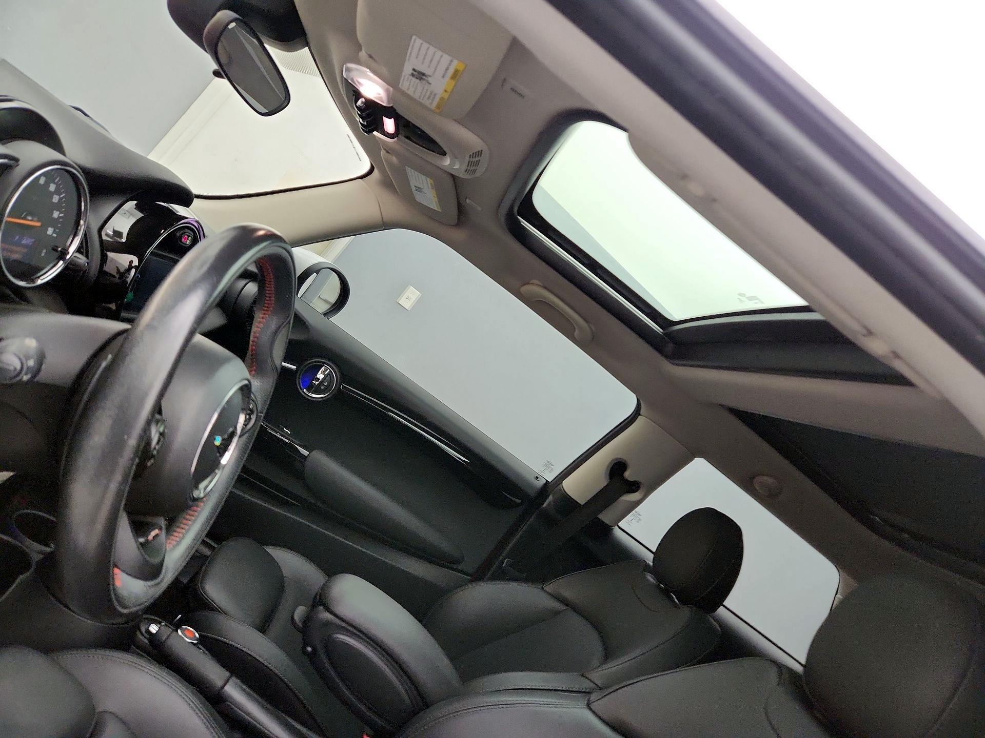 Thumbnail: 2020 MINI Cooper Hardtop - 19