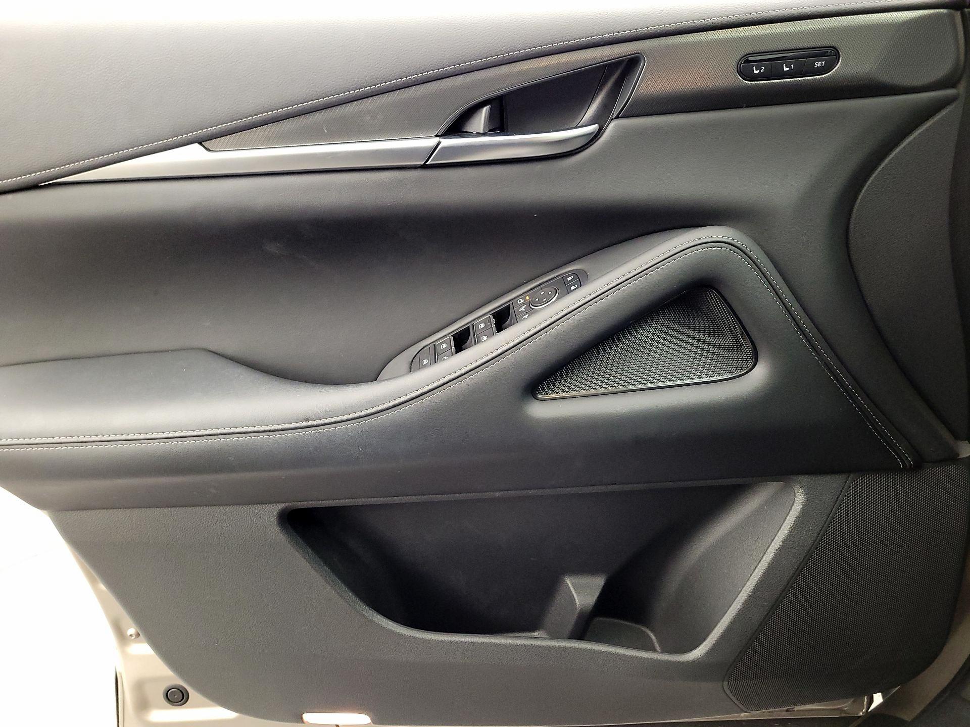 Thumbnail: 2023 INFINITI QX60 - 12