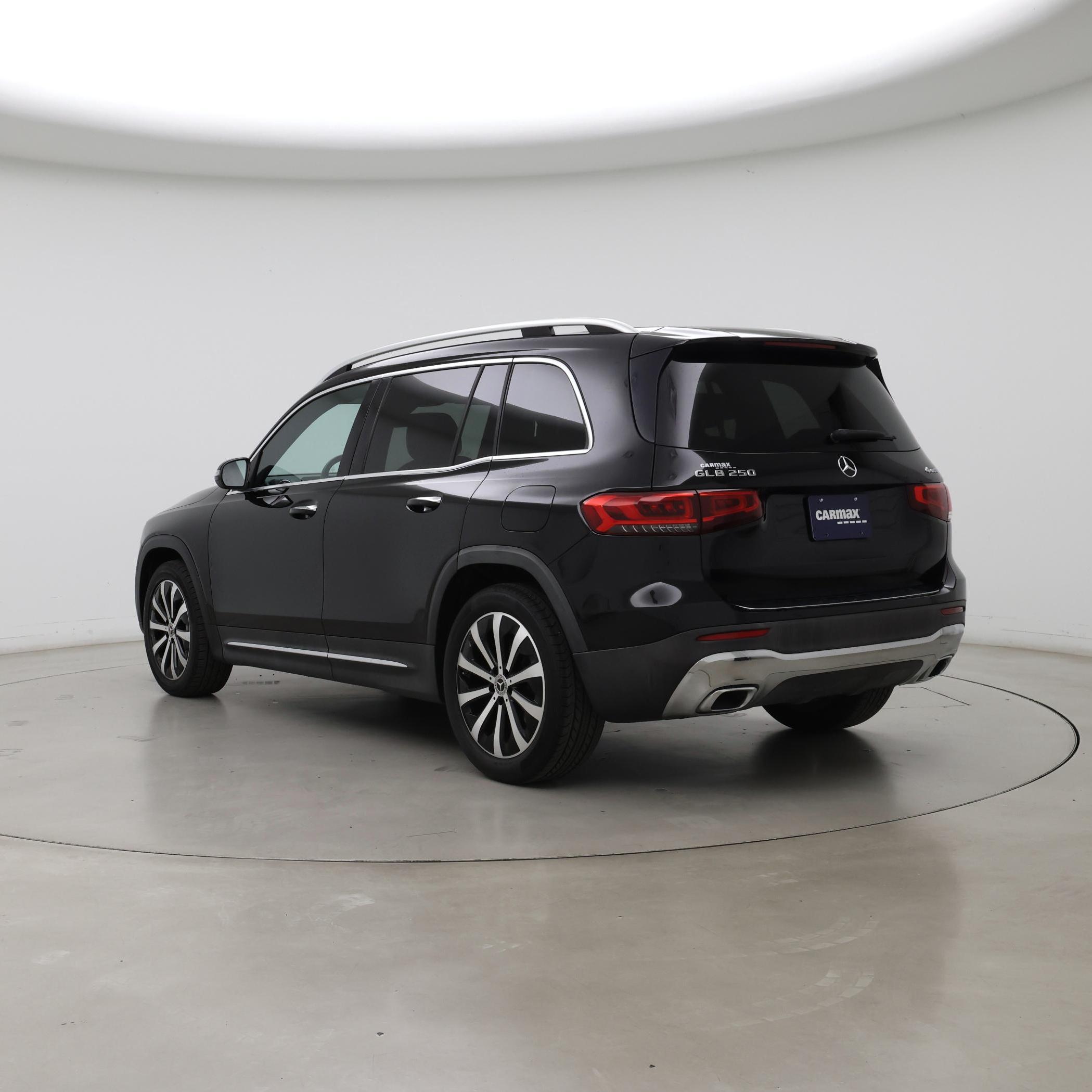 Thumbnail: 2021 Mercedes-Benz GLB - 2