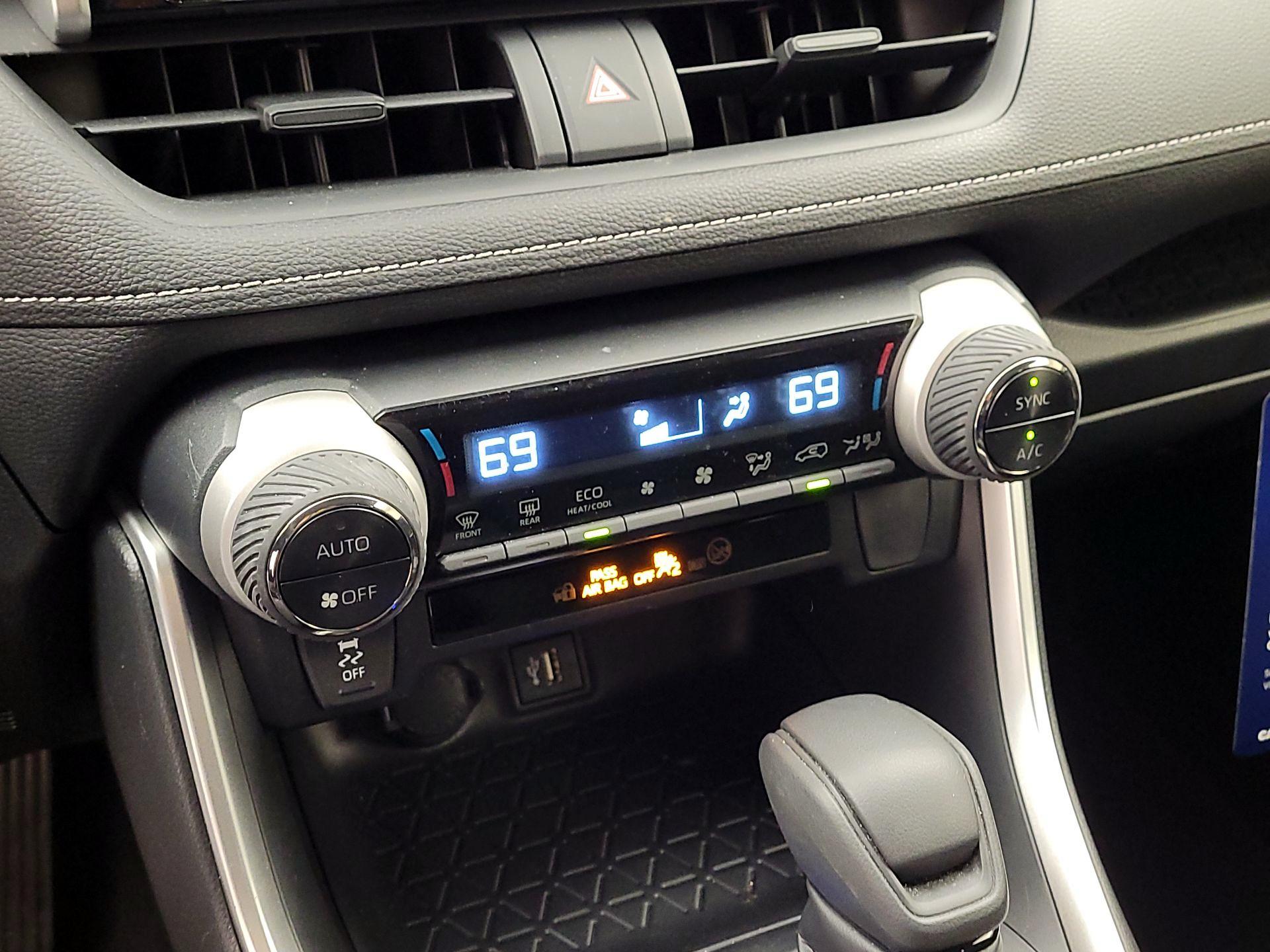 Thumbnail: 2023 Toyota RAV4 - 16