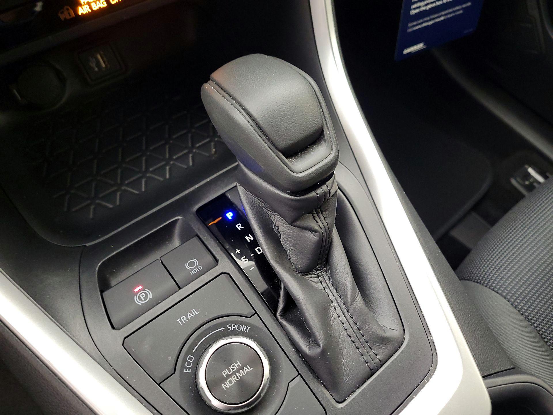 Thumbnail: 2023 Toyota RAV4 - 17