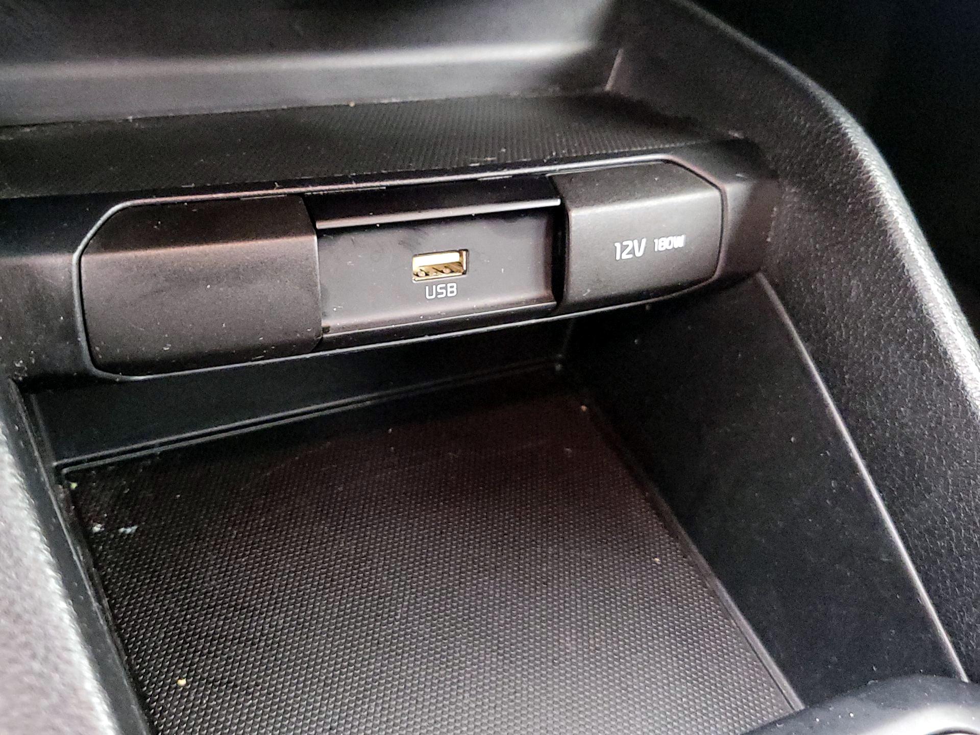 Thumbnail: 2022 Kia Rio - 18