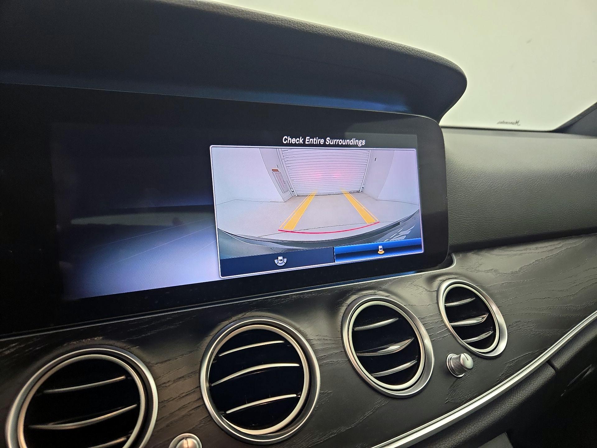 Thumbnail: 2020 Mercedes-Benz E-Class - 15