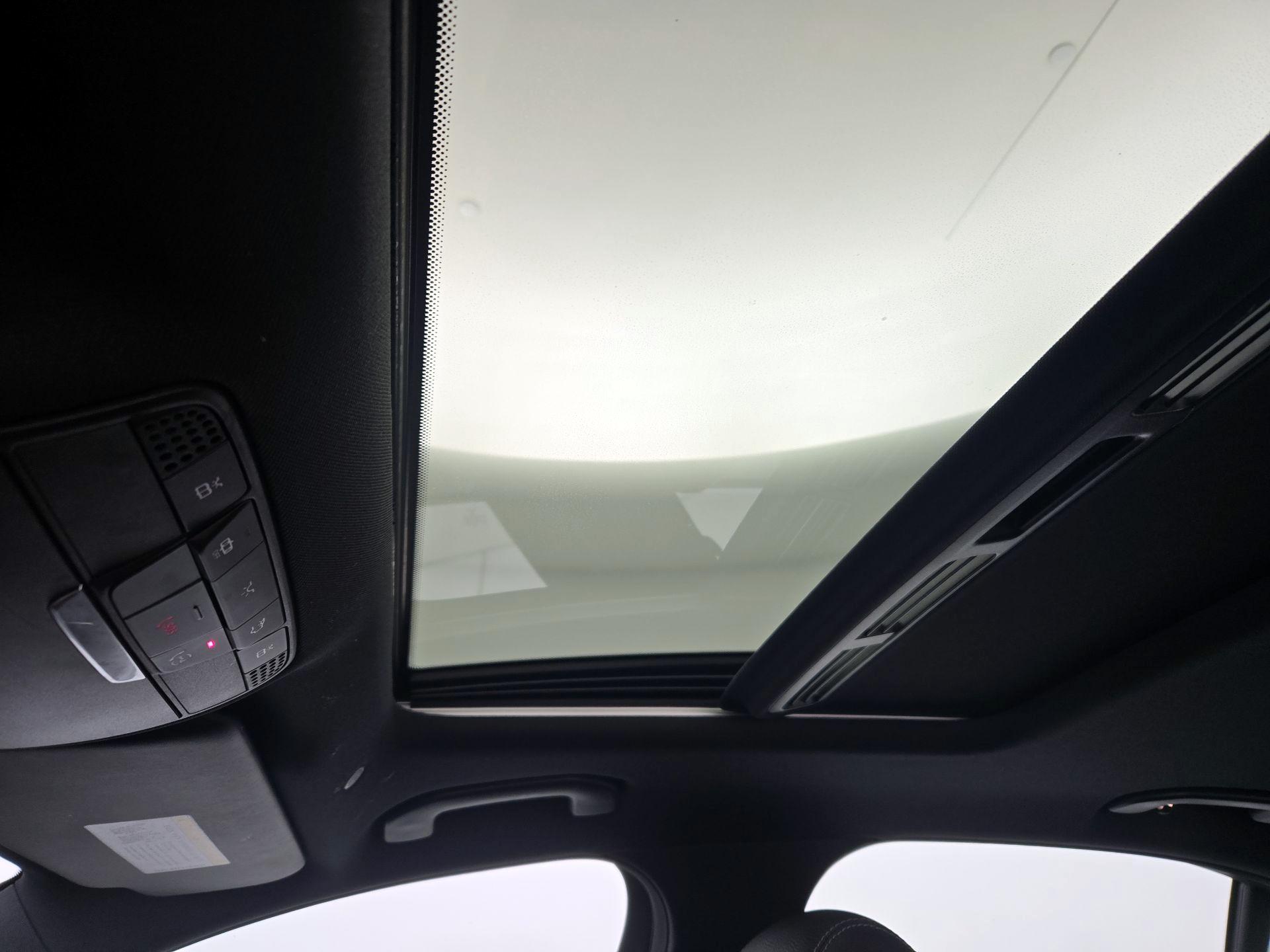 Thumbnail: 2020 Mercedes-Benz E-Class - 20