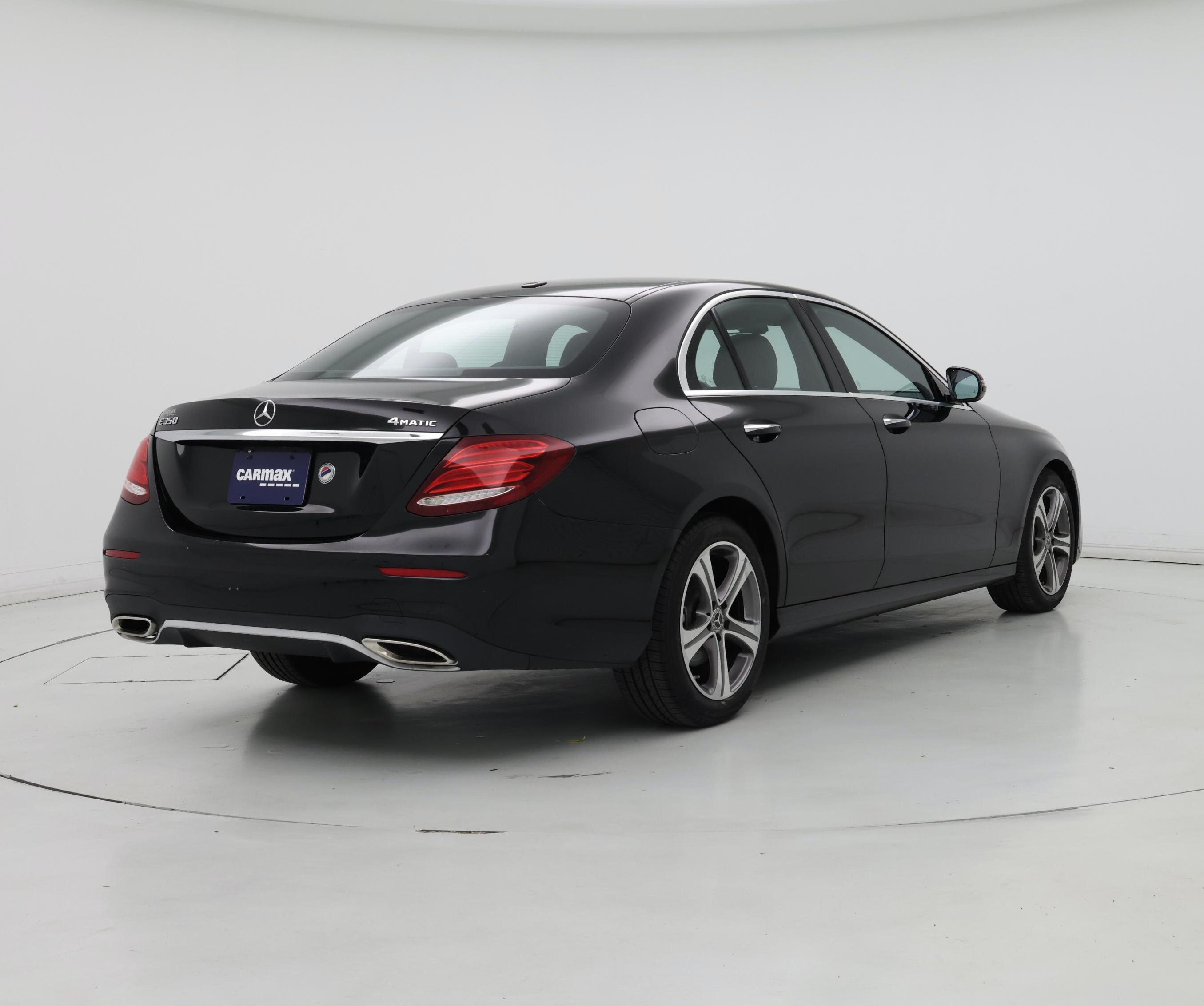 Thumbnail: 2020 Mercedes-Benz E-Class - 8