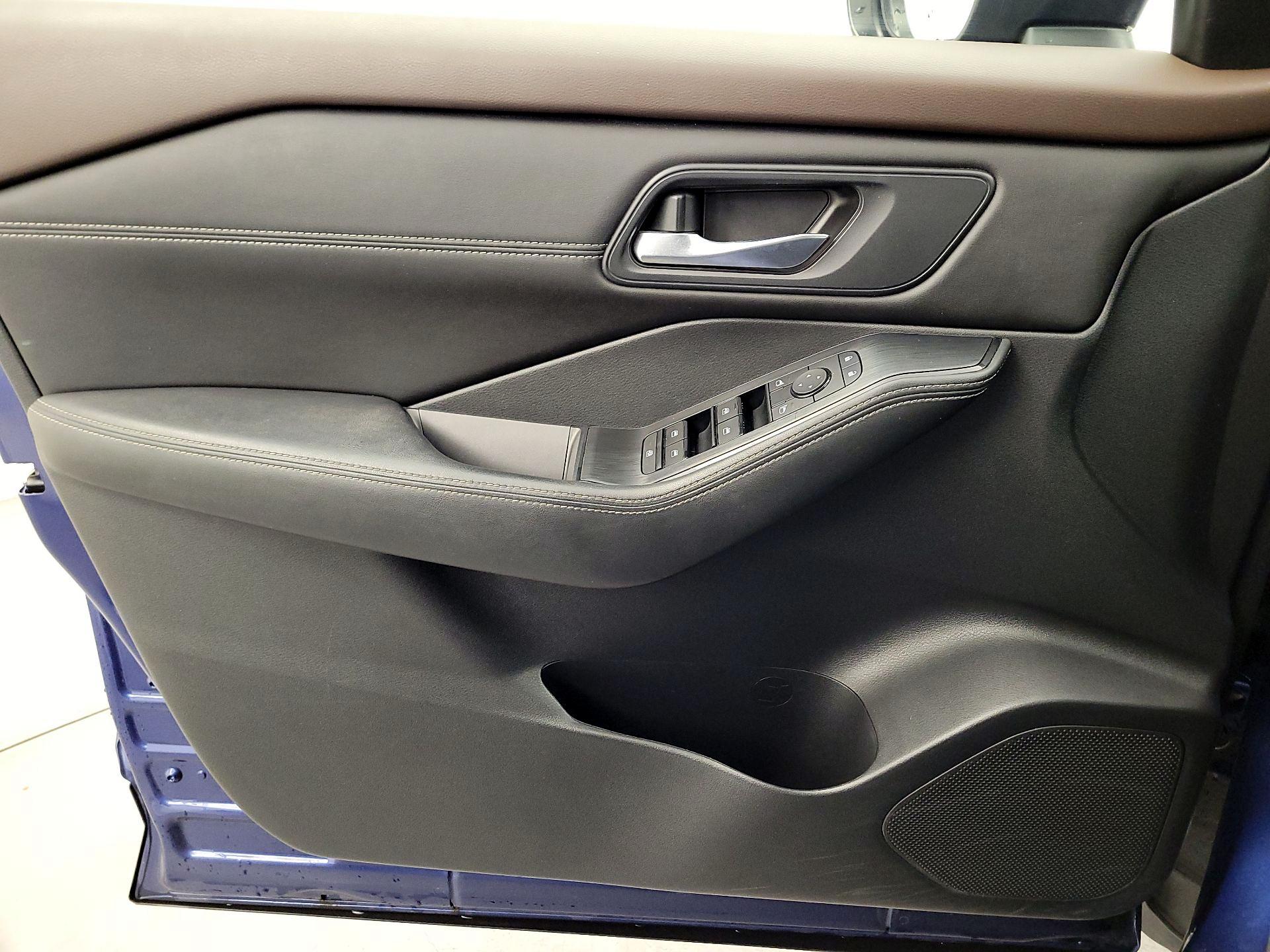 Thumbnail: 2022 Nissan Rogue - 12