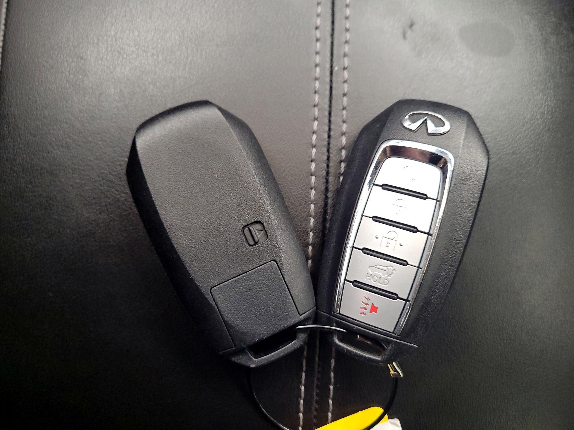 Thumbnail: 2023 INFINITI QX60 - 18