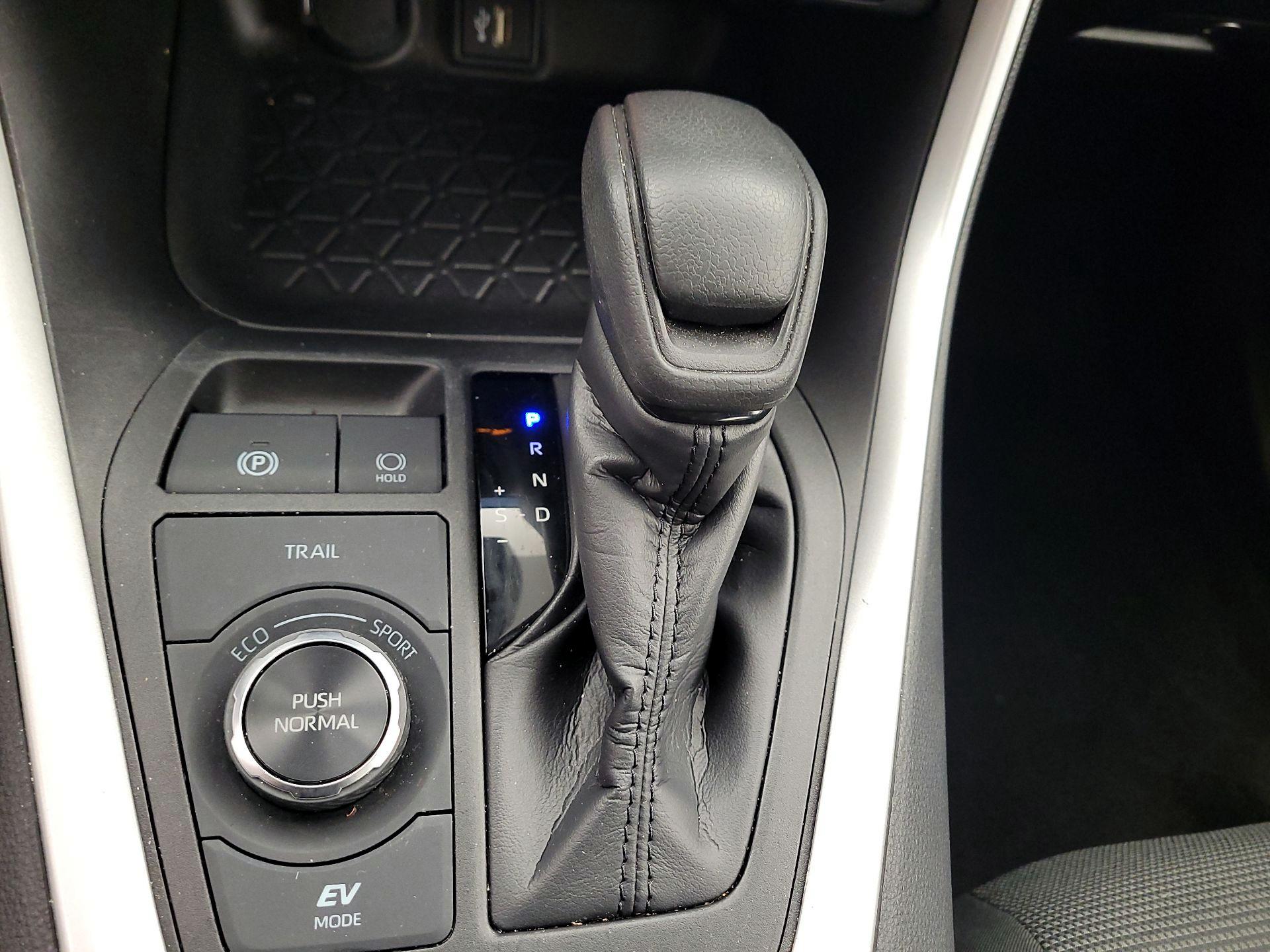 Thumbnail: 2024 Toyota RAV4 - 15