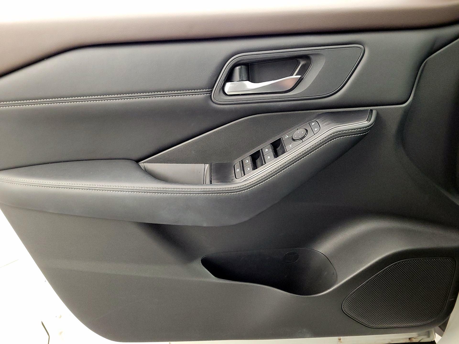 Thumbnail: 2023 Nissan Rogue - 12