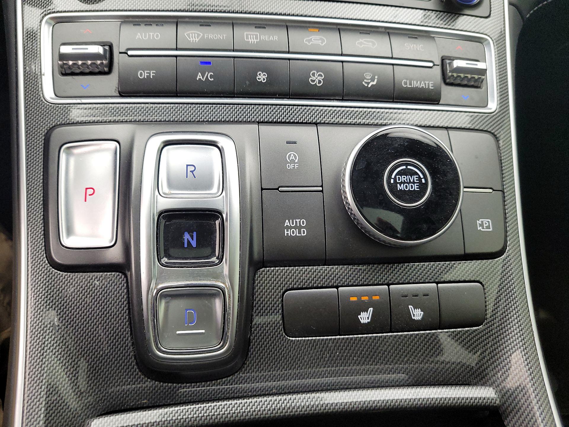 Thumbnail: 2021 Hyundai Santa Fe - 18