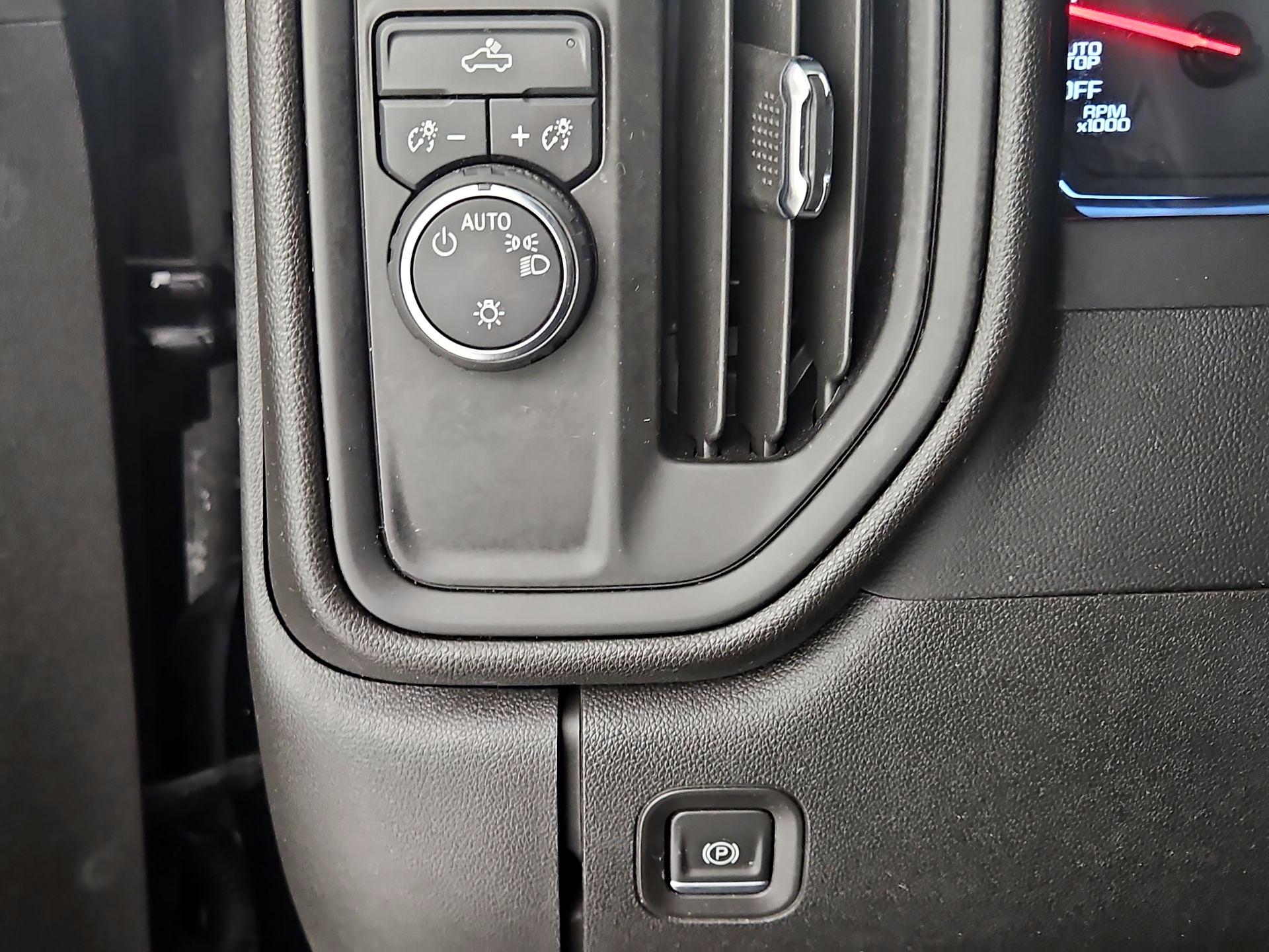 Thumbnail: 2022 Chevrolet Silverado 1500 - 13