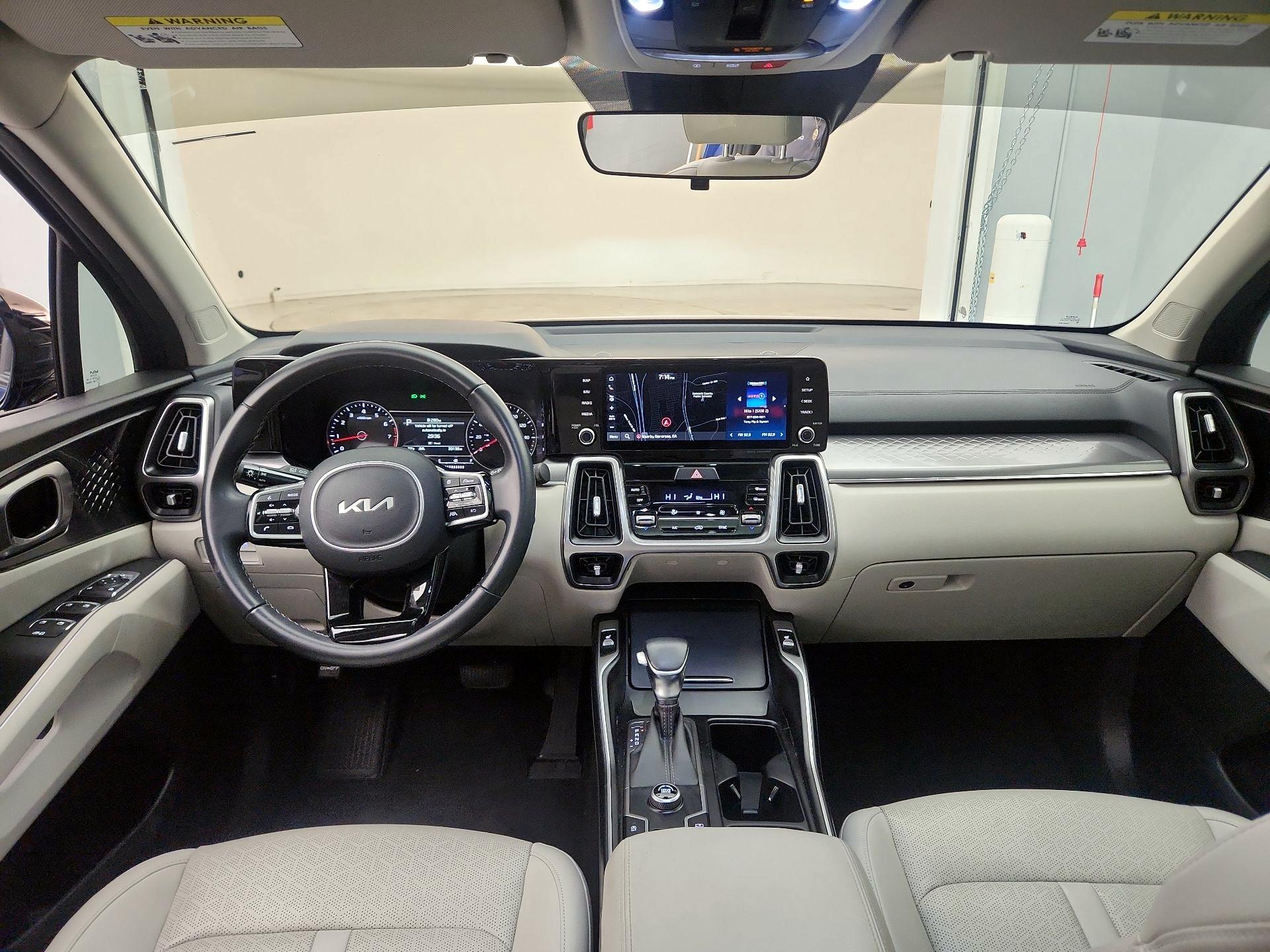 Thumbnail: 2023 Kia Sorento - 9