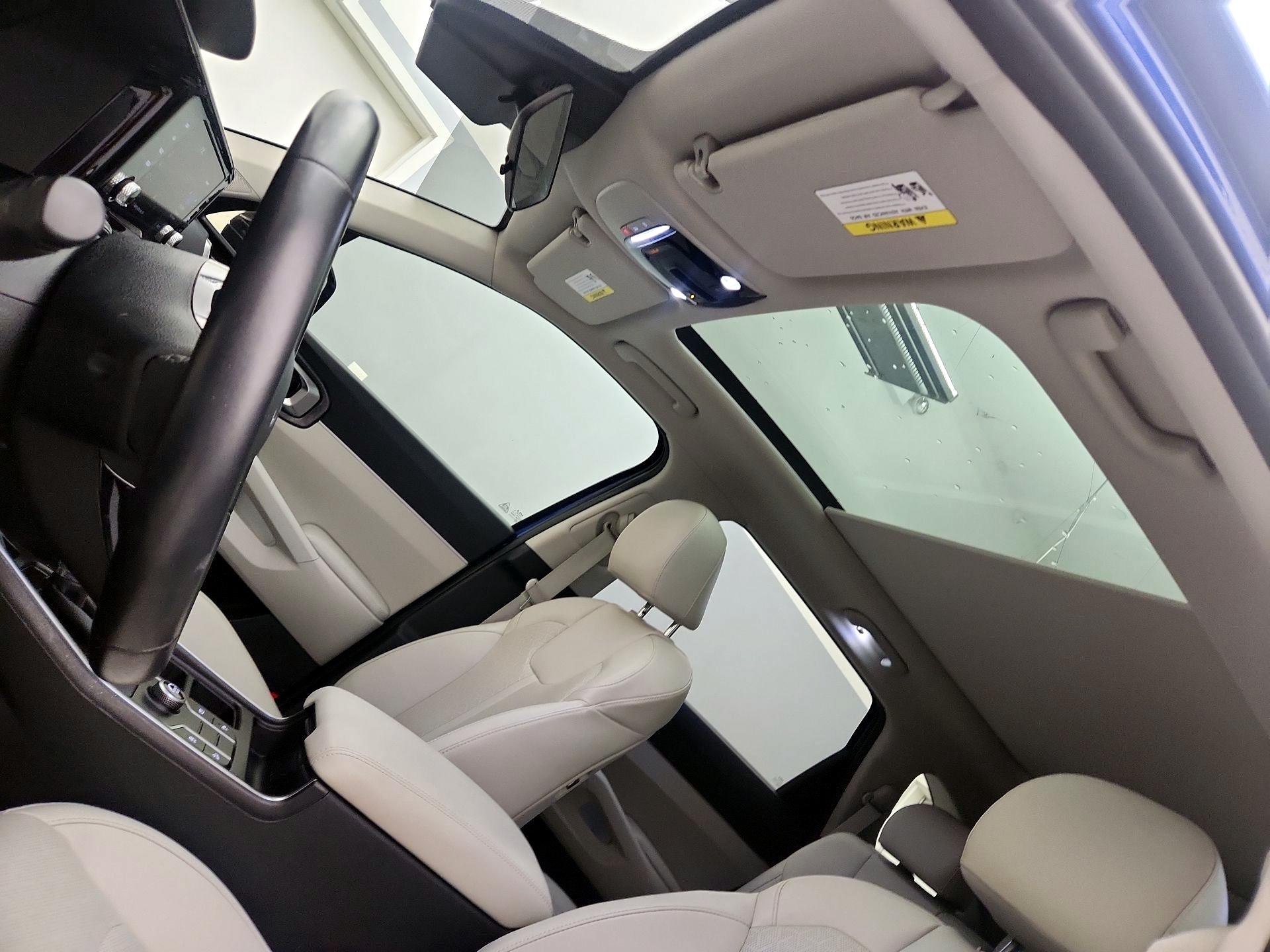 Thumbnail: 2023 Kia Sorento - 20