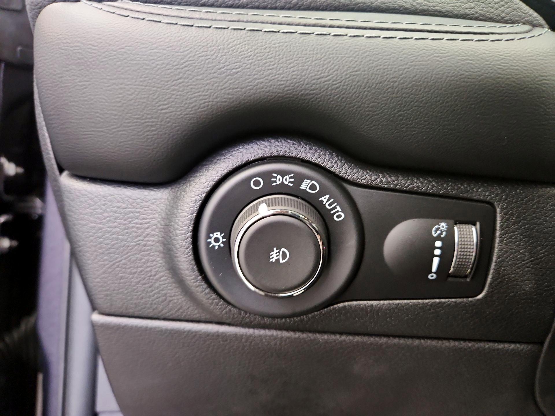 Thumbnail: 2021 Dodge Durango - 13