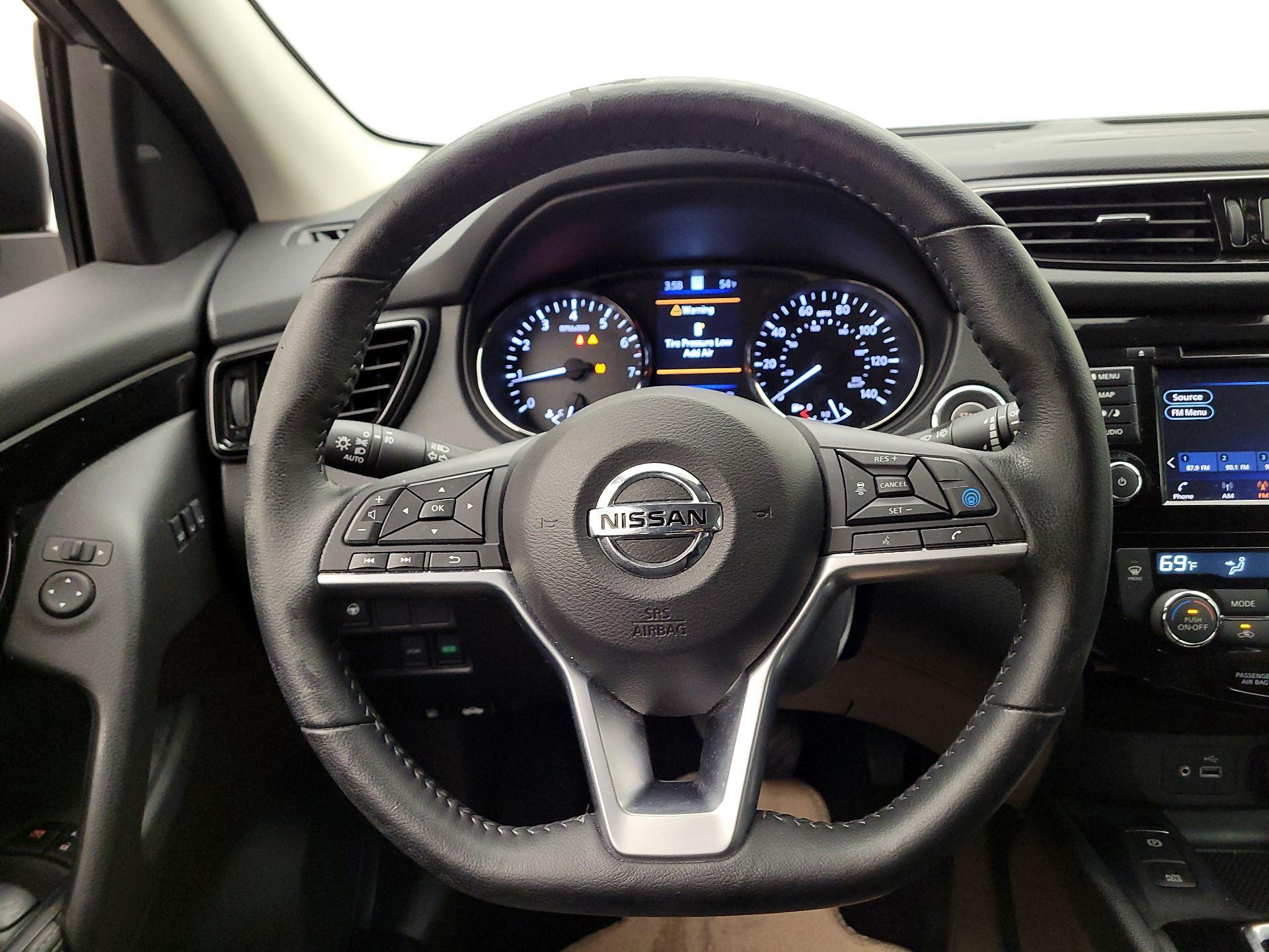 Thumbnail: 2022 Nissan Rogue Sport - 10