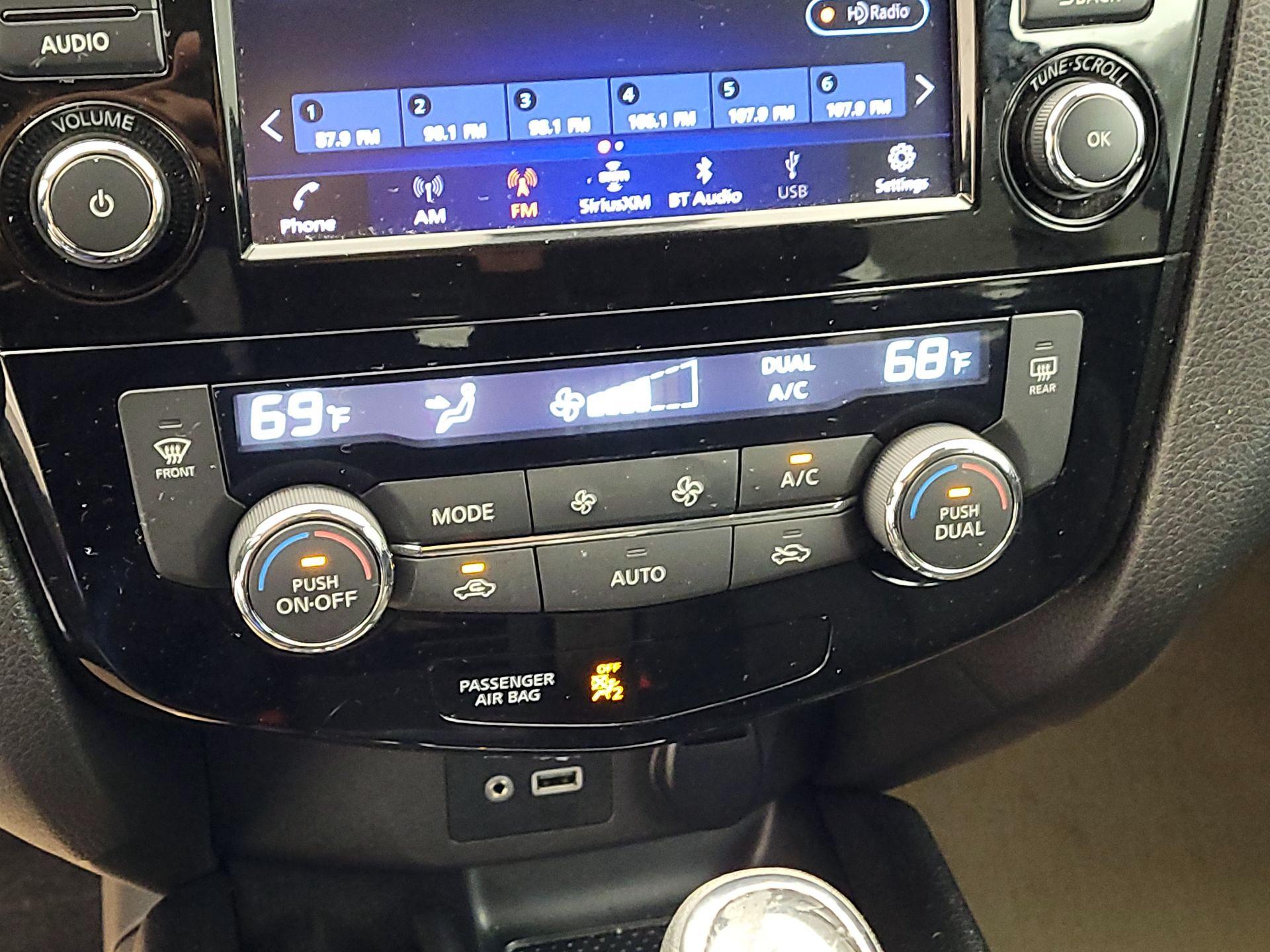 Thumbnail: 2022 Nissan Rogue Sport - 16