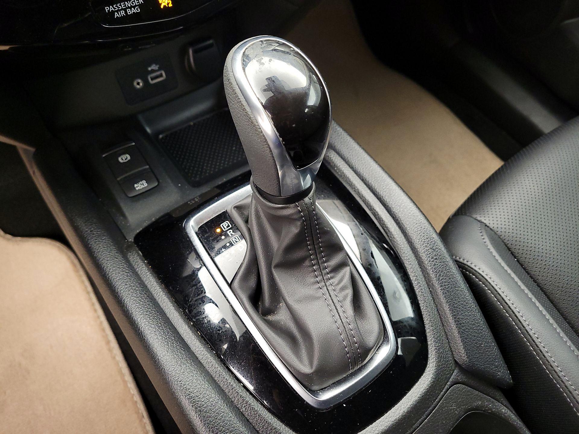 Thumbnail: 2022 Nissan Rogue Sport - 17