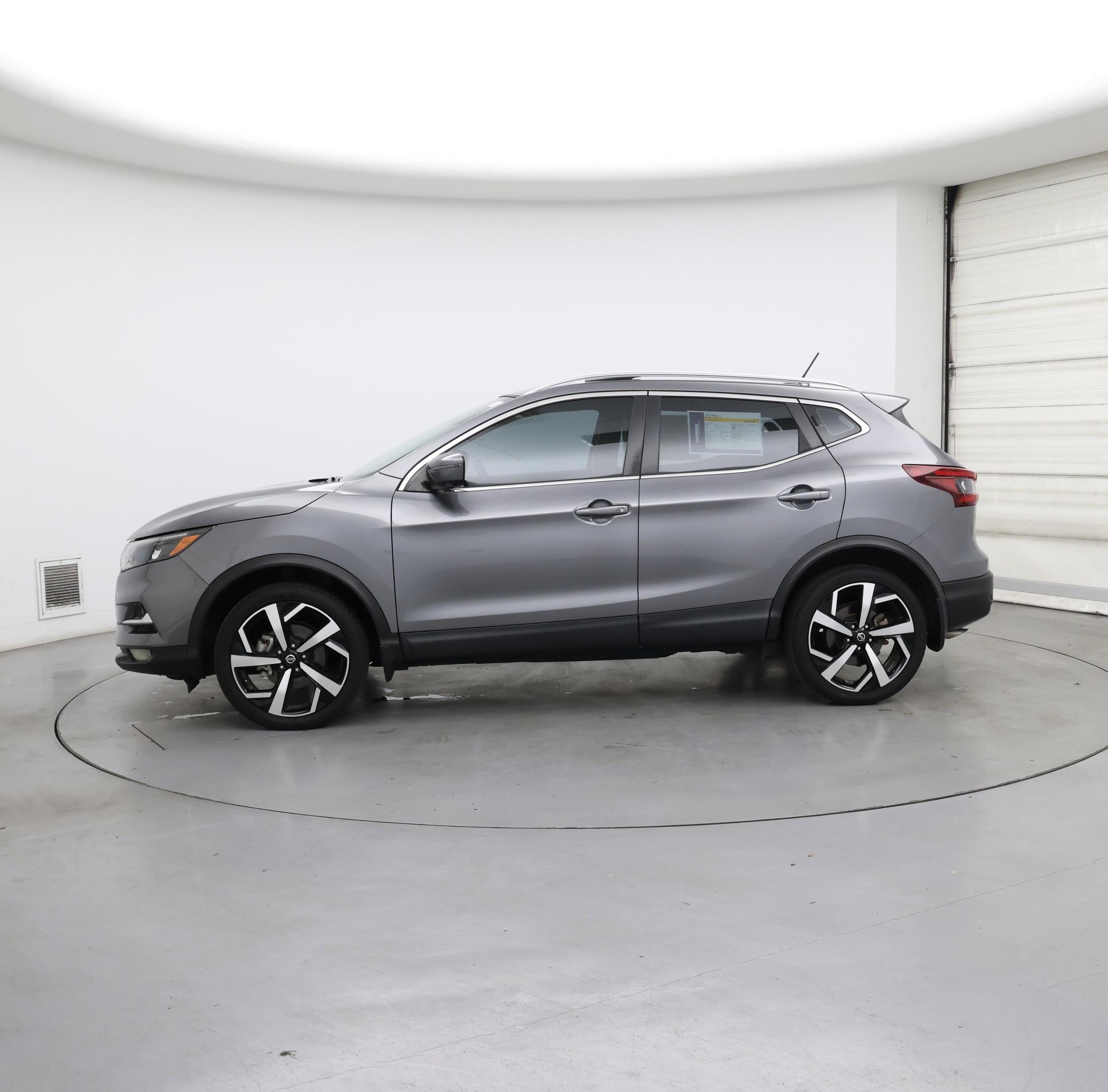 Thumbnail: 2022 Nissan Rogue Sport - 3