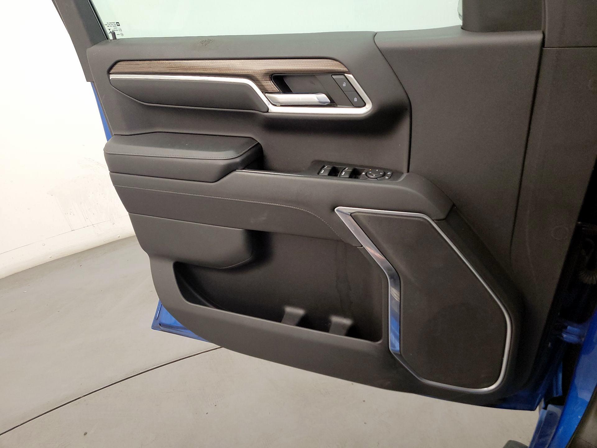 Thumbnail: 2022 Chevrolet Silverado 1500 - 12