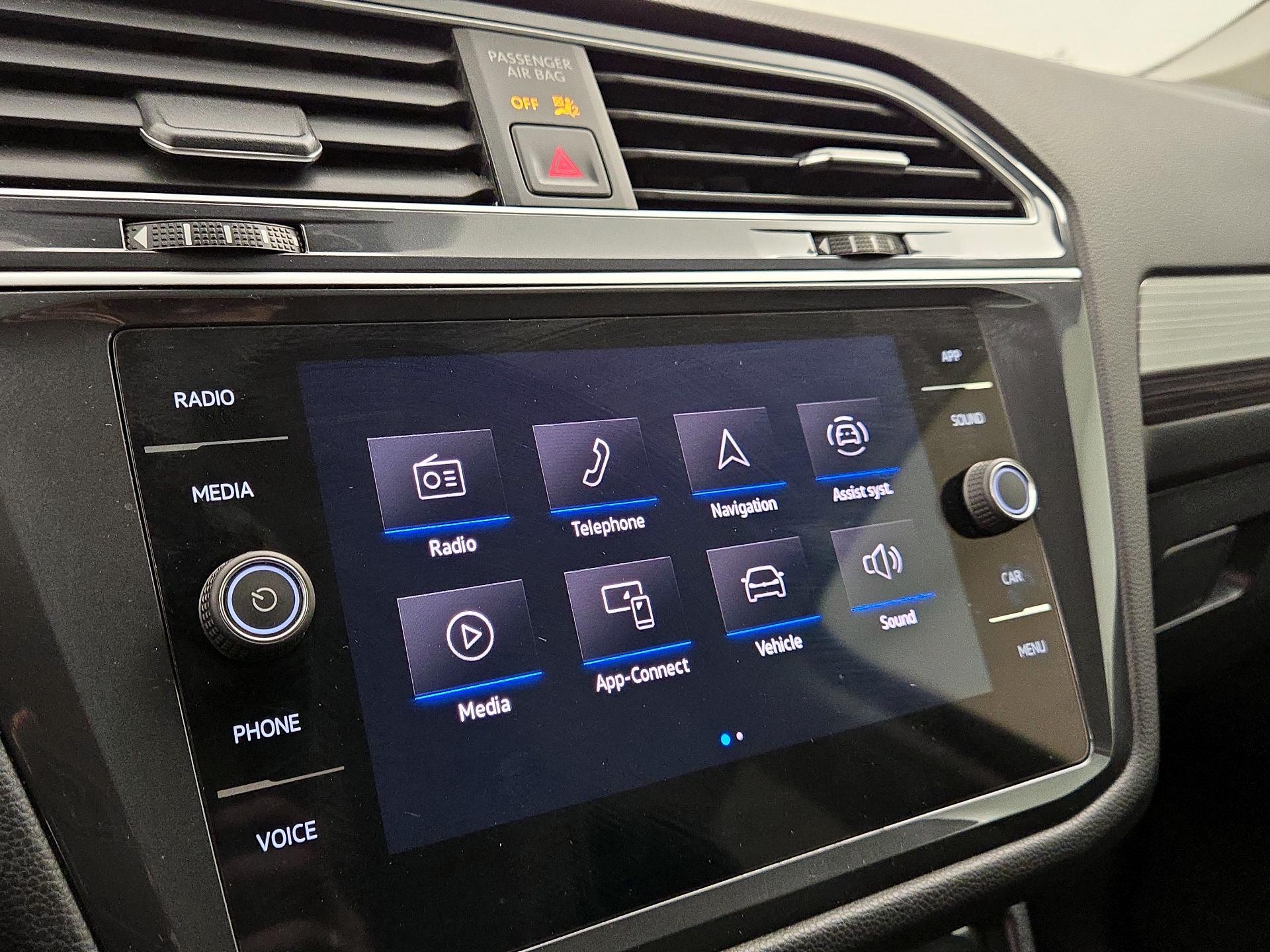 Thumbnail: 2024 Volkswagen Tiguan - 15