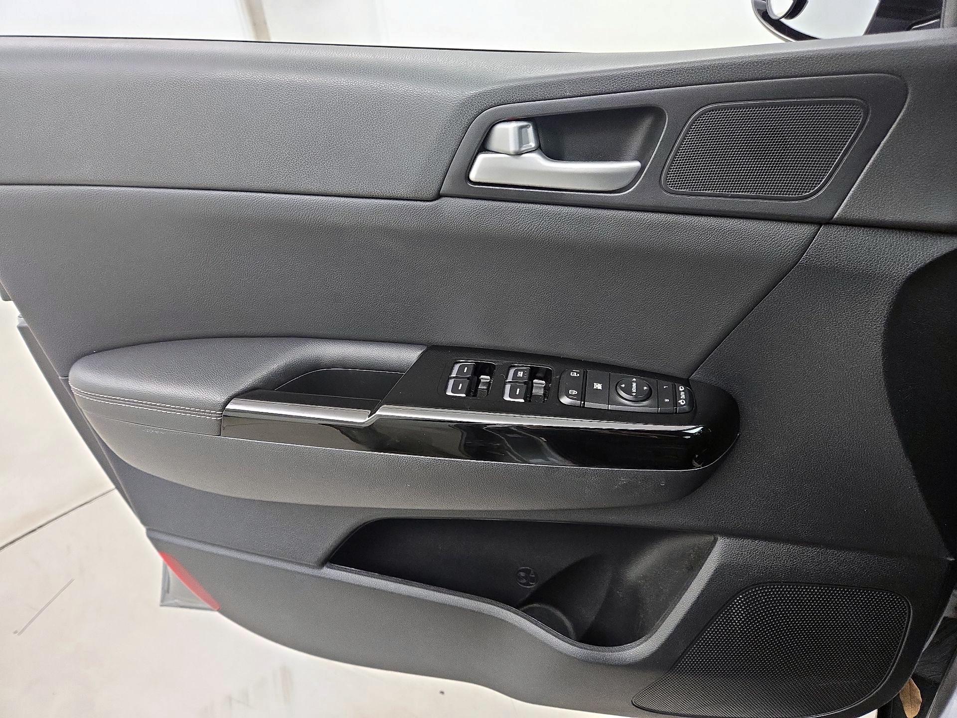 Thumbnail: 2021 Kia Sportage - 12