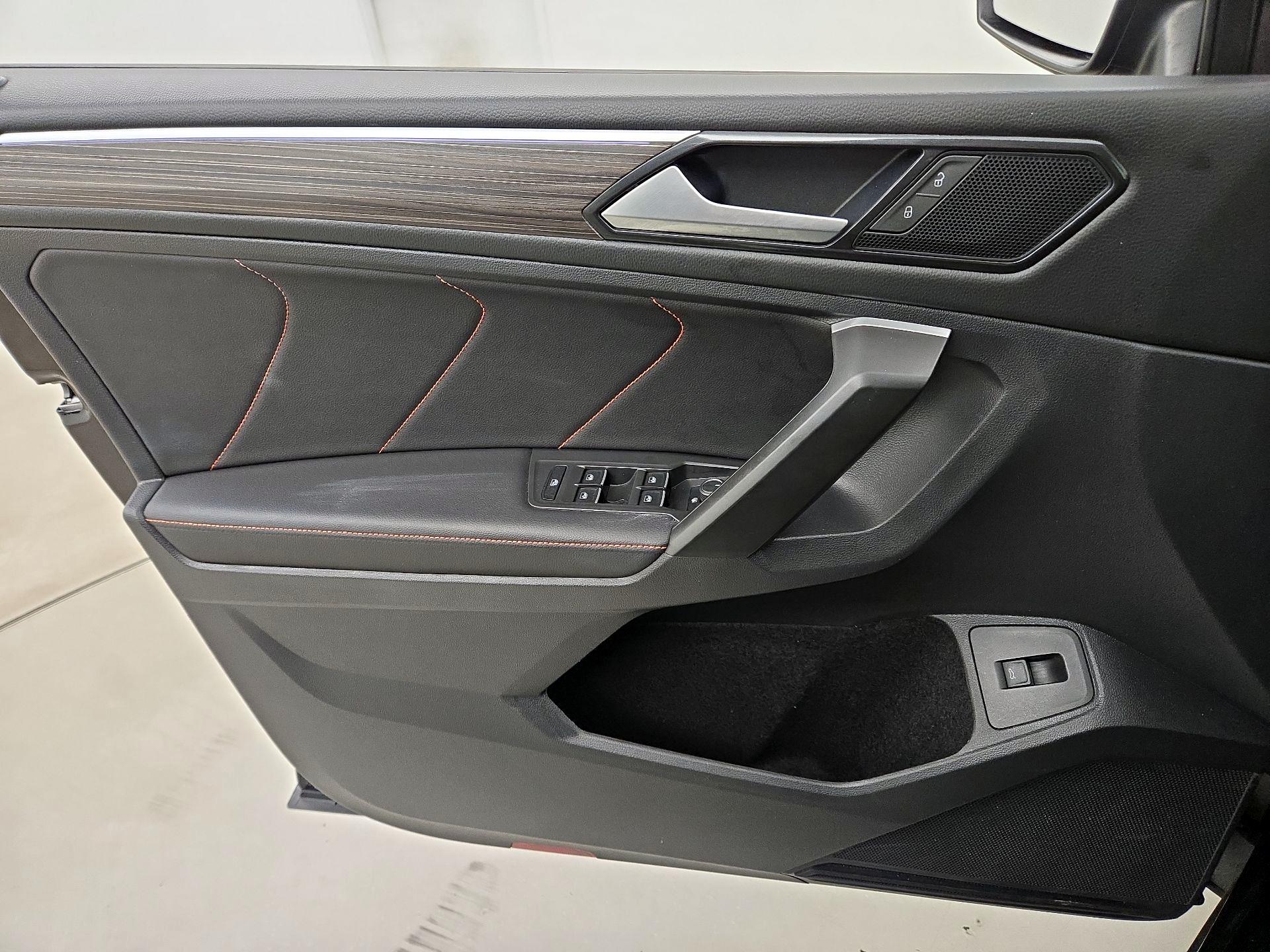 Thumbnail: 2024 Volkswagen Tiguan - 12