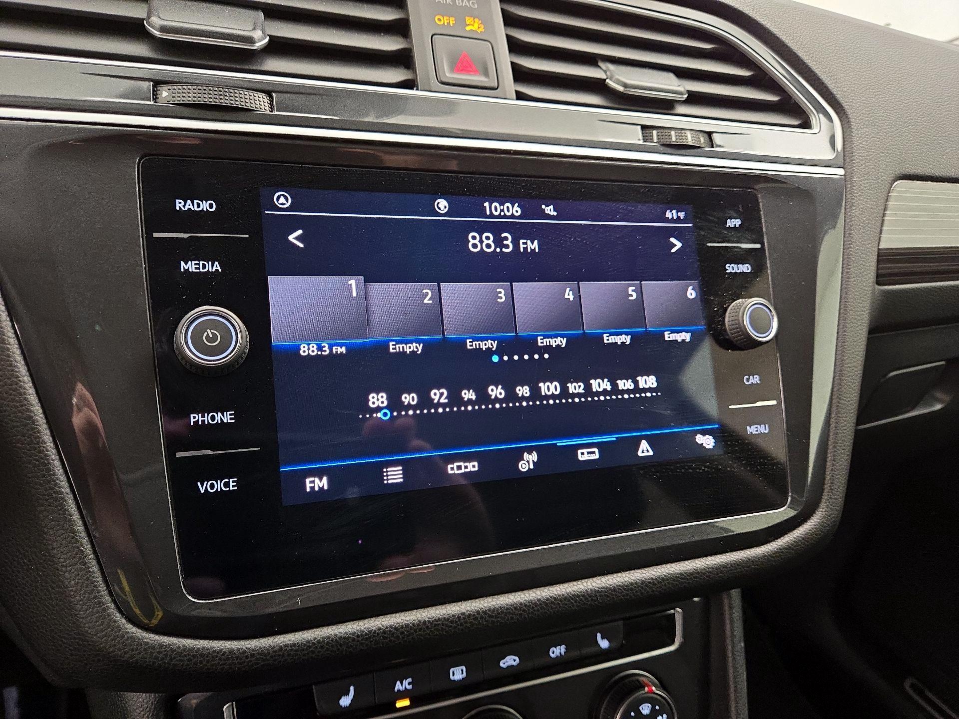 Thumbnail: 2024 Volkswagen Tiguan - 15