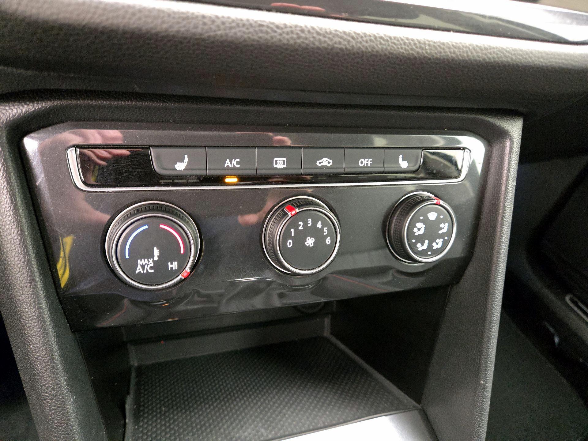 Thumbnail: 2024 Volkswagen Tiguan - 16